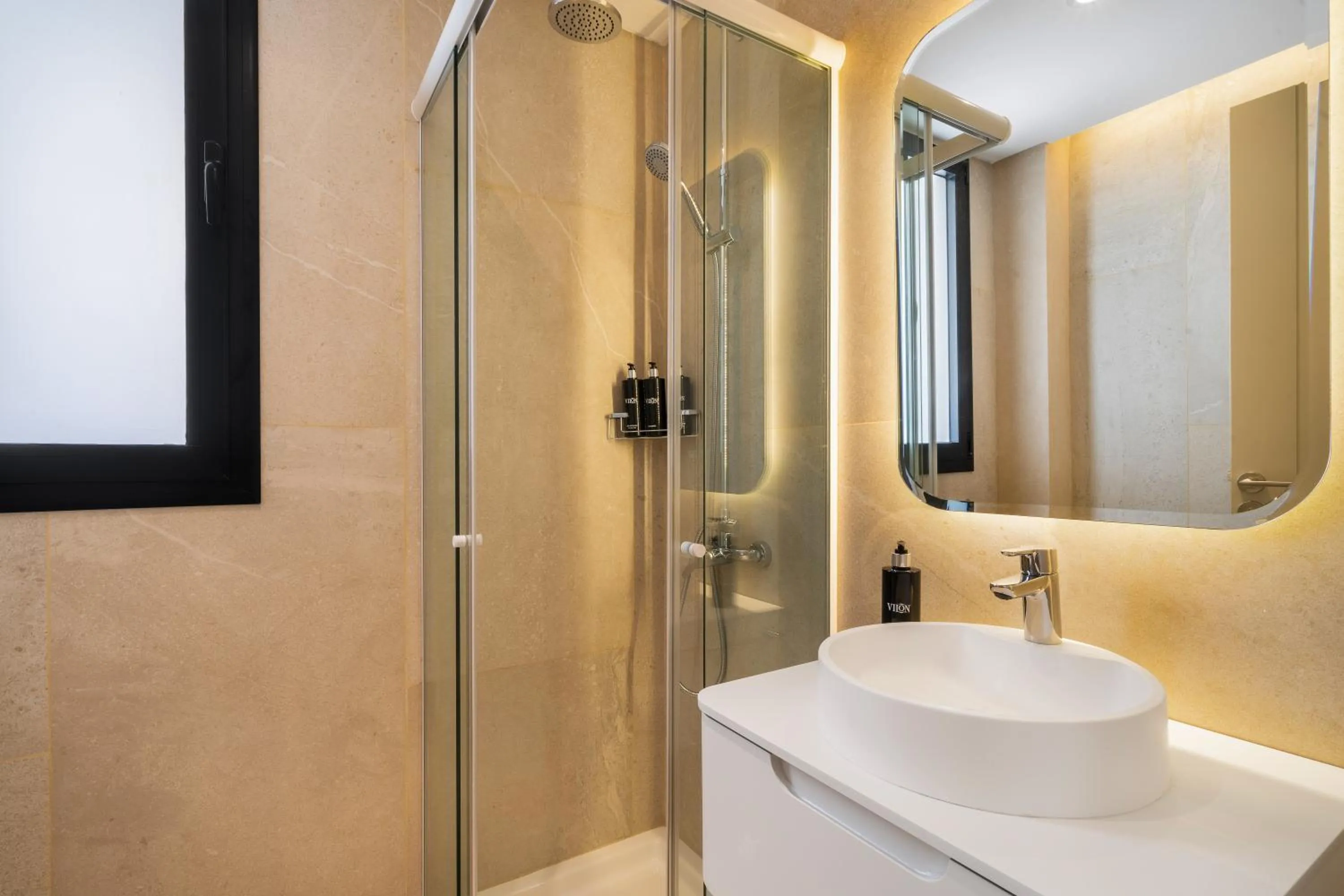 Bathroom in Vilon Recoleta Hotel