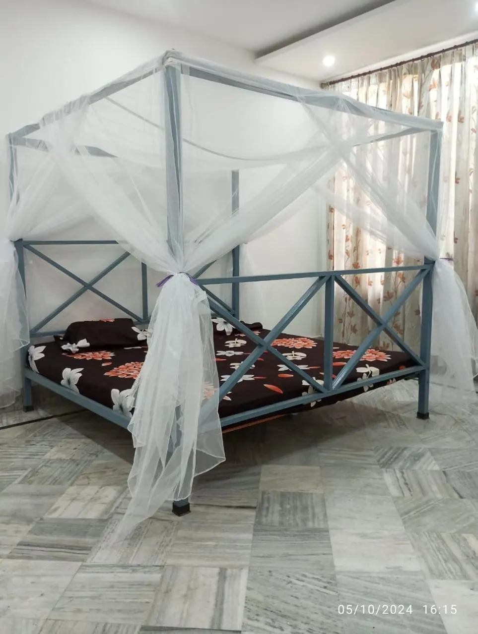 Bed in Backpackers Station