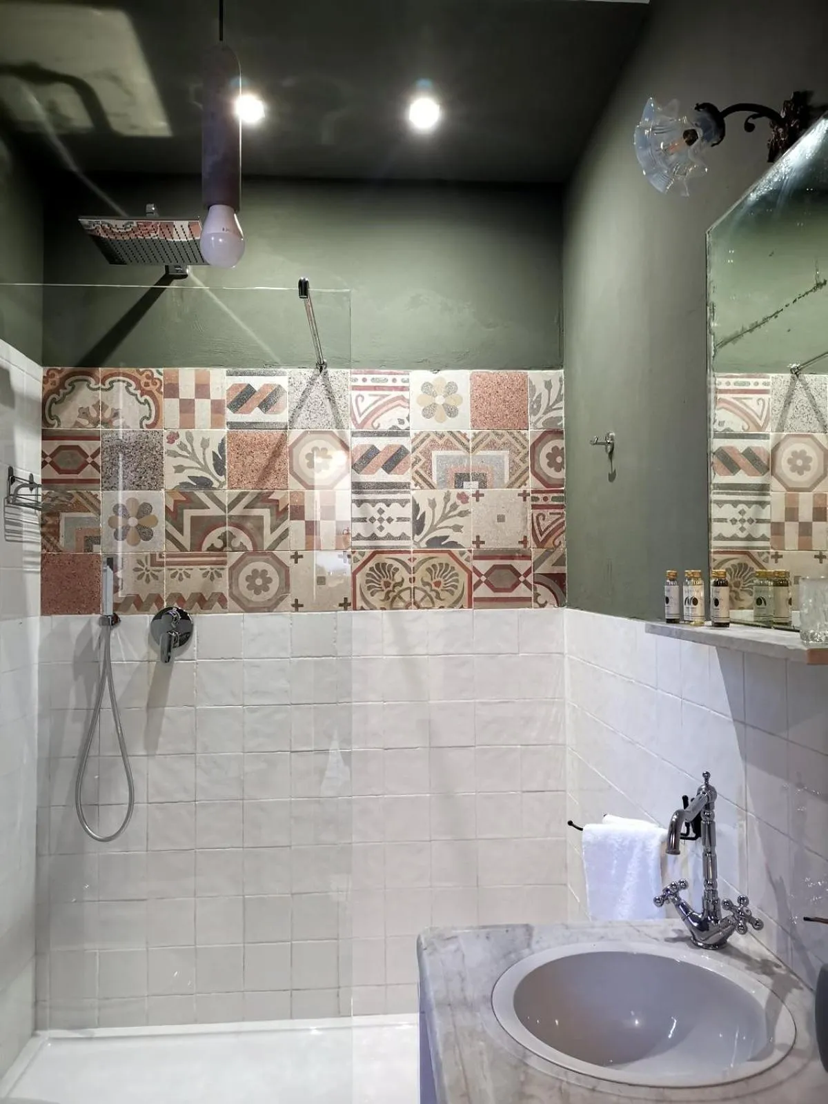 Shower in Villa La Lumia B&B Suites & Apartments