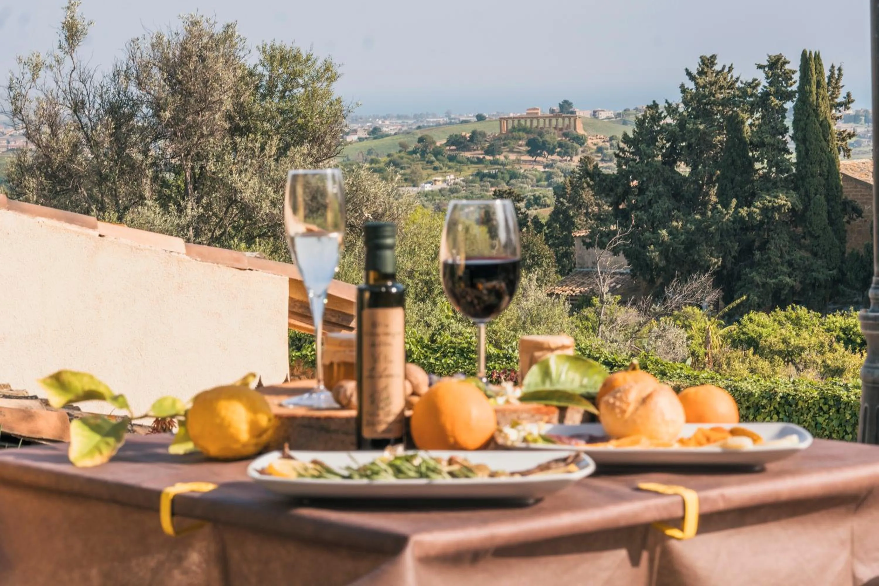 Food and drinks in Villa La Lumia B&B Suites & Apartments