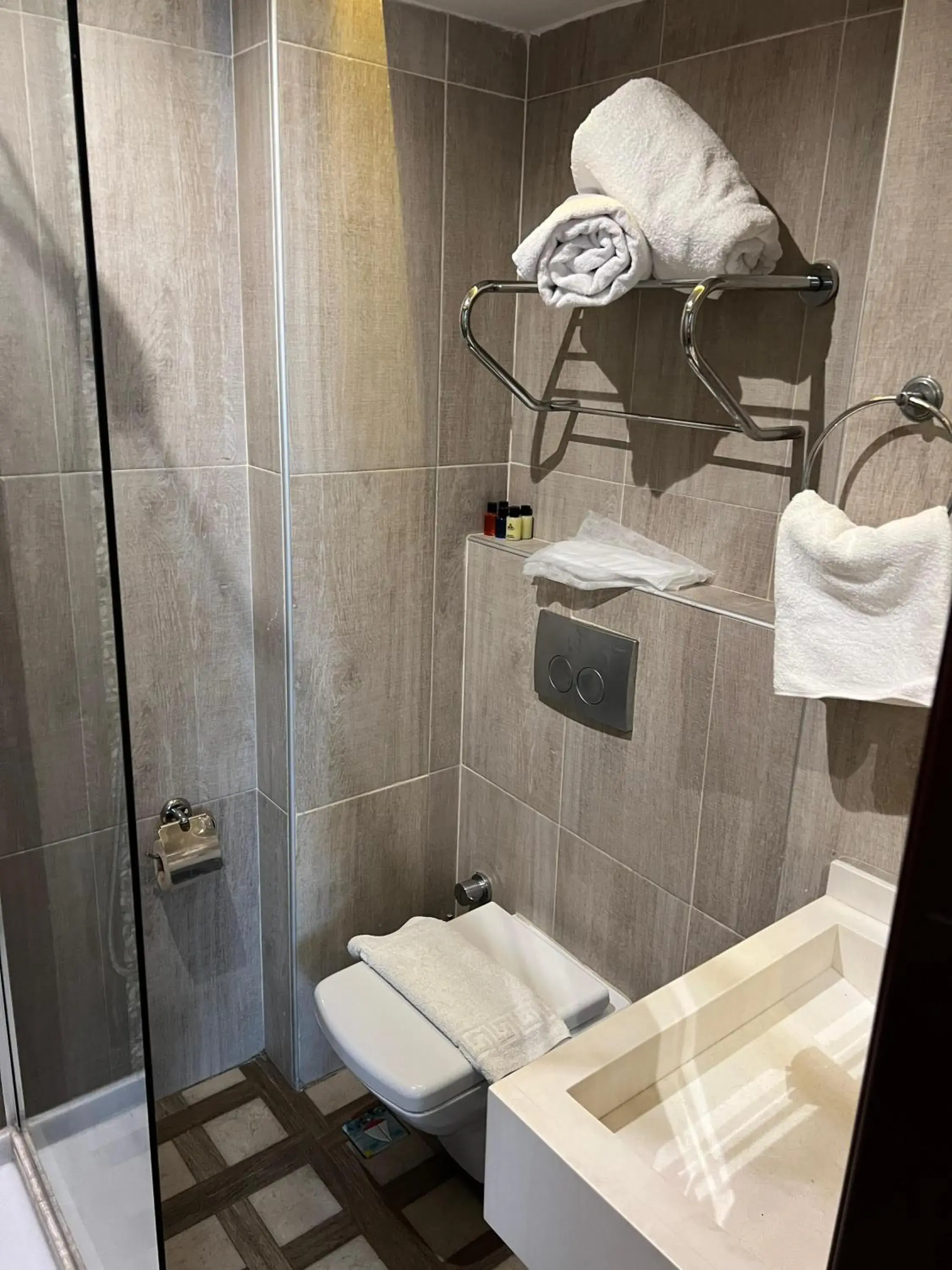 Budget Double Room in Nacre Boutique Residence Budget Double Room in Nacre Boutique Residence