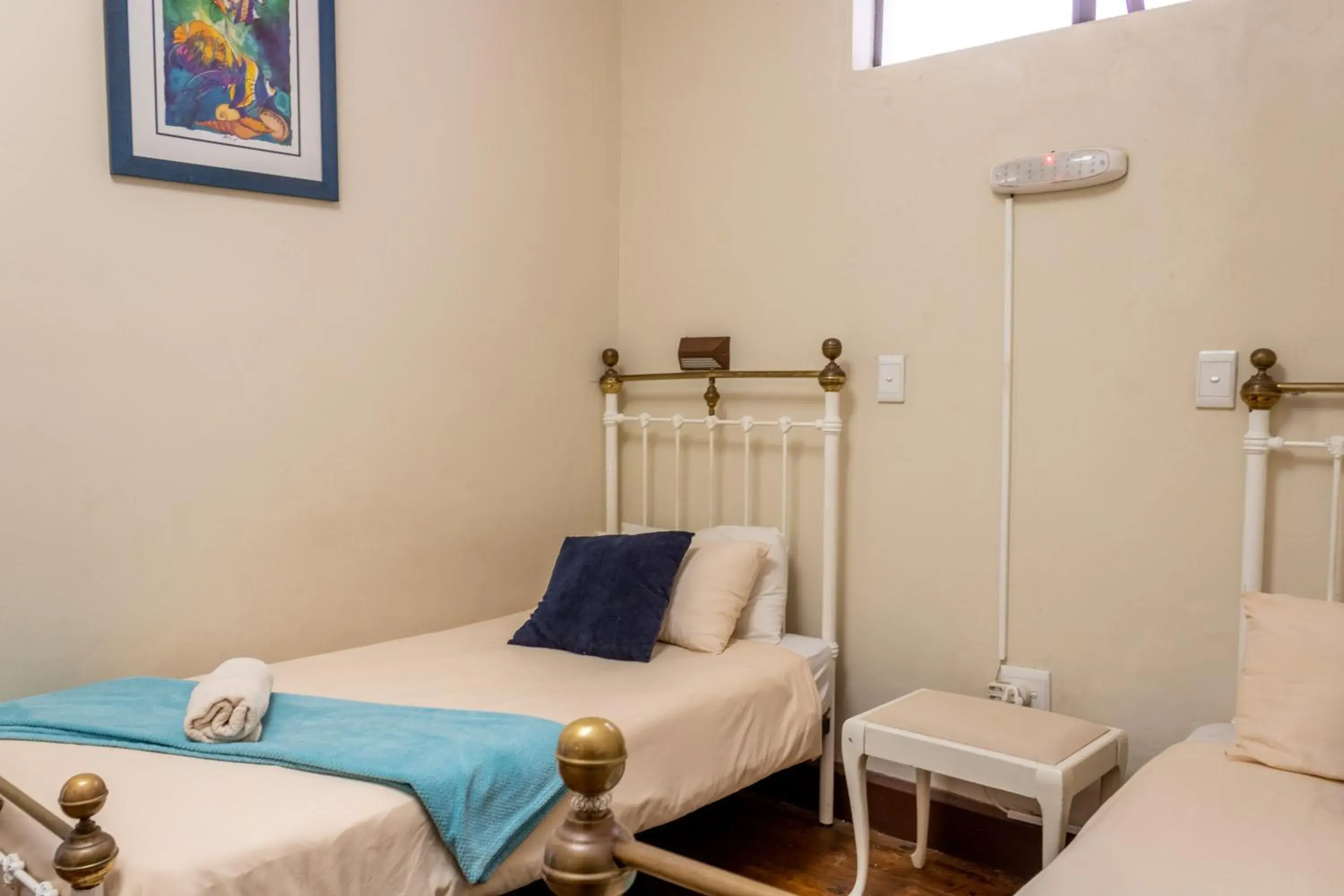 Twin Room with Shared Bathroom - single occupancy in Bay Vista Guesthouse Twin Room with Shared Bathroom - single occupancy in Bay Vista Guesthouse