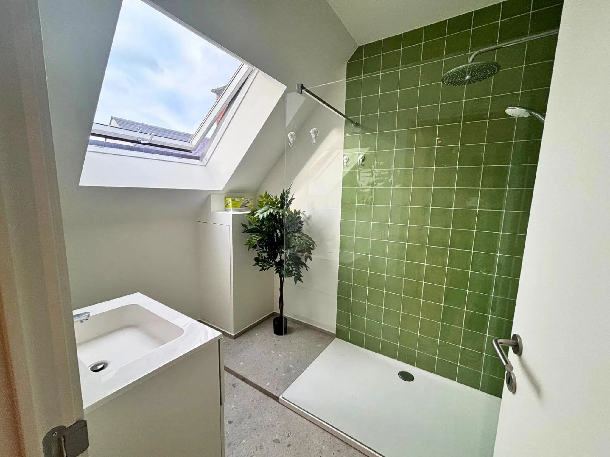 Shower in Smartflats - Meir Antwerp