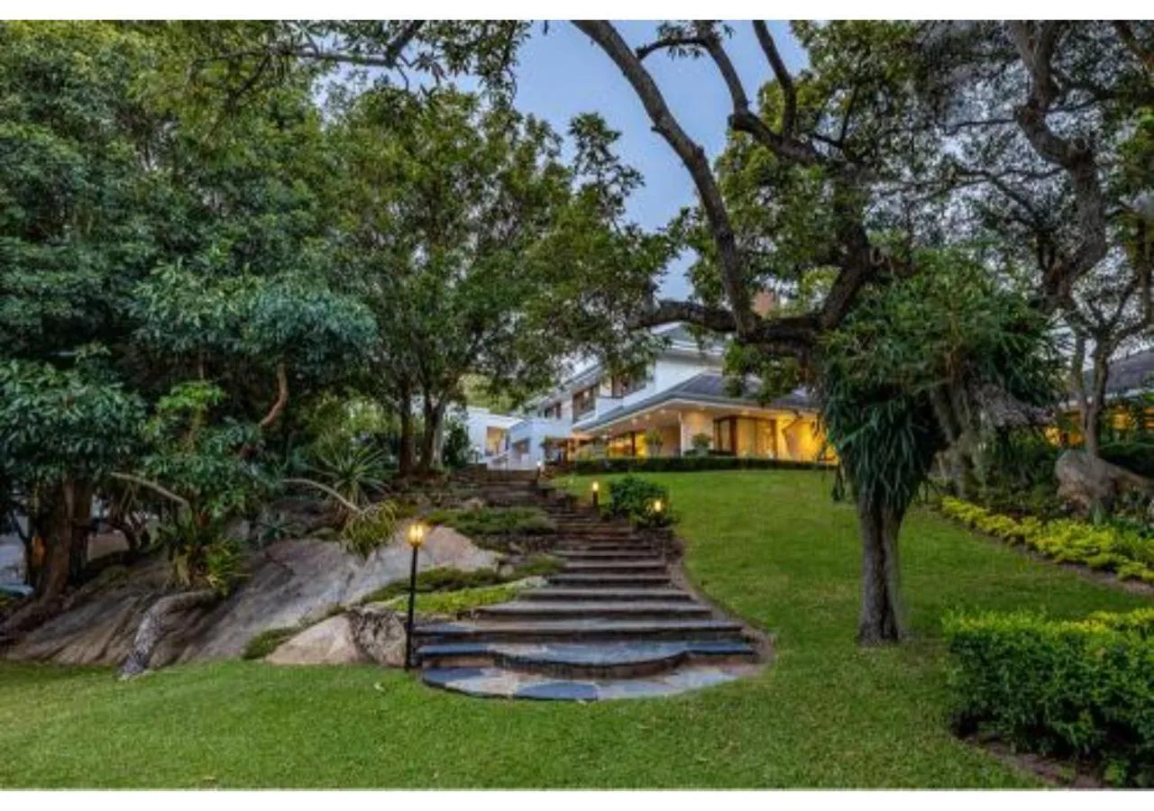 Property building in Sheppard Boutique Hotel