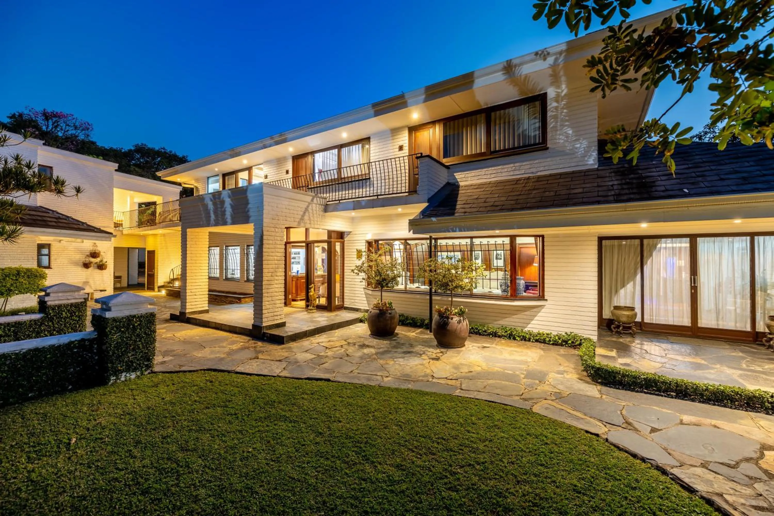 Property building in Sheppard Boutique Hotel