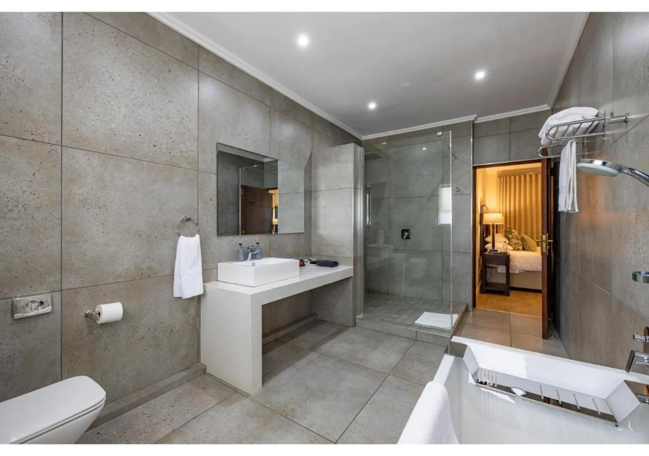 Shower in Sheppard Boutique Hotel