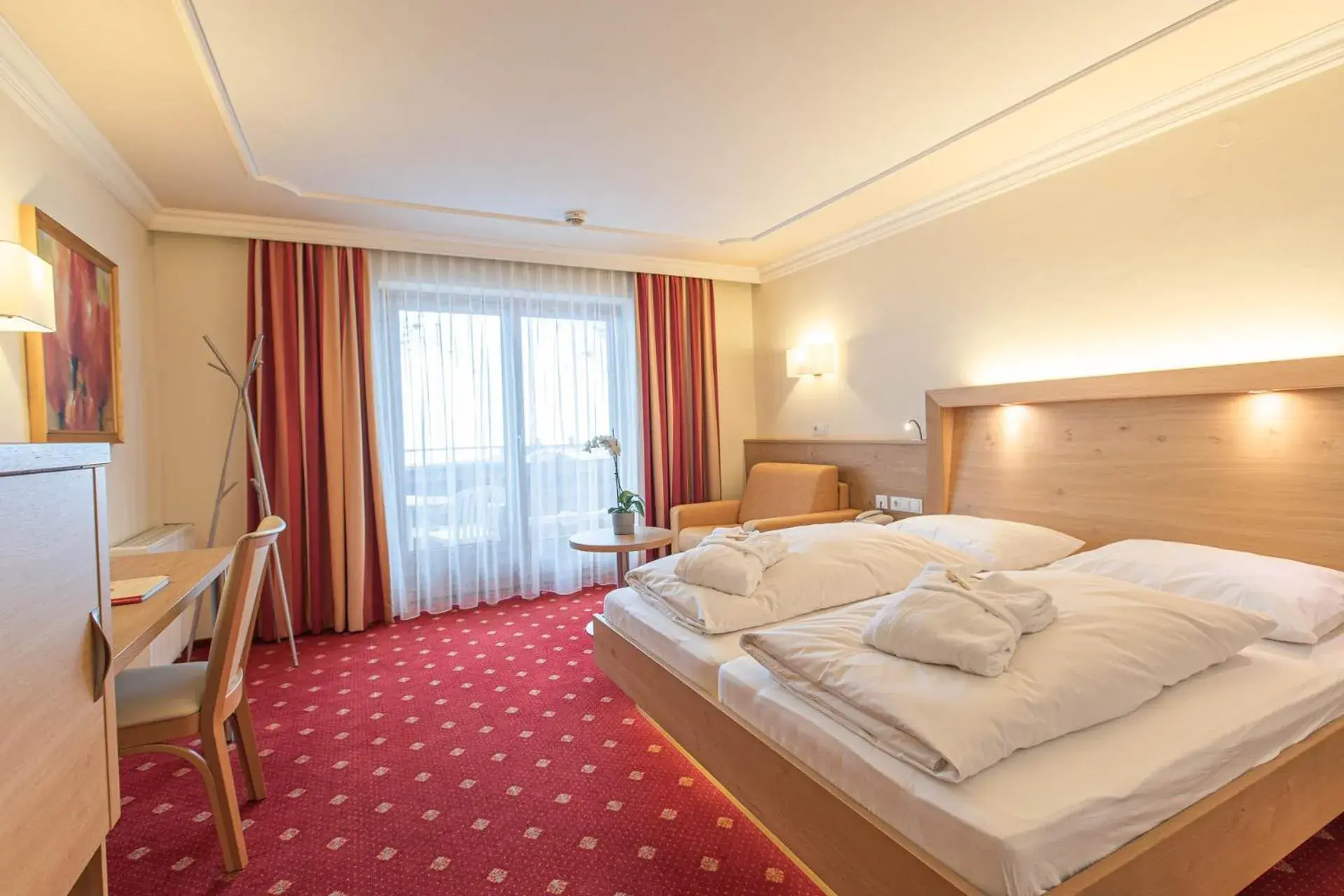 Double Room with Balcony in Hotel Sportalmmm, Hoch-Genuss Double Room with Balcony in Hotel Sportalmmm, Hoch-Genuss