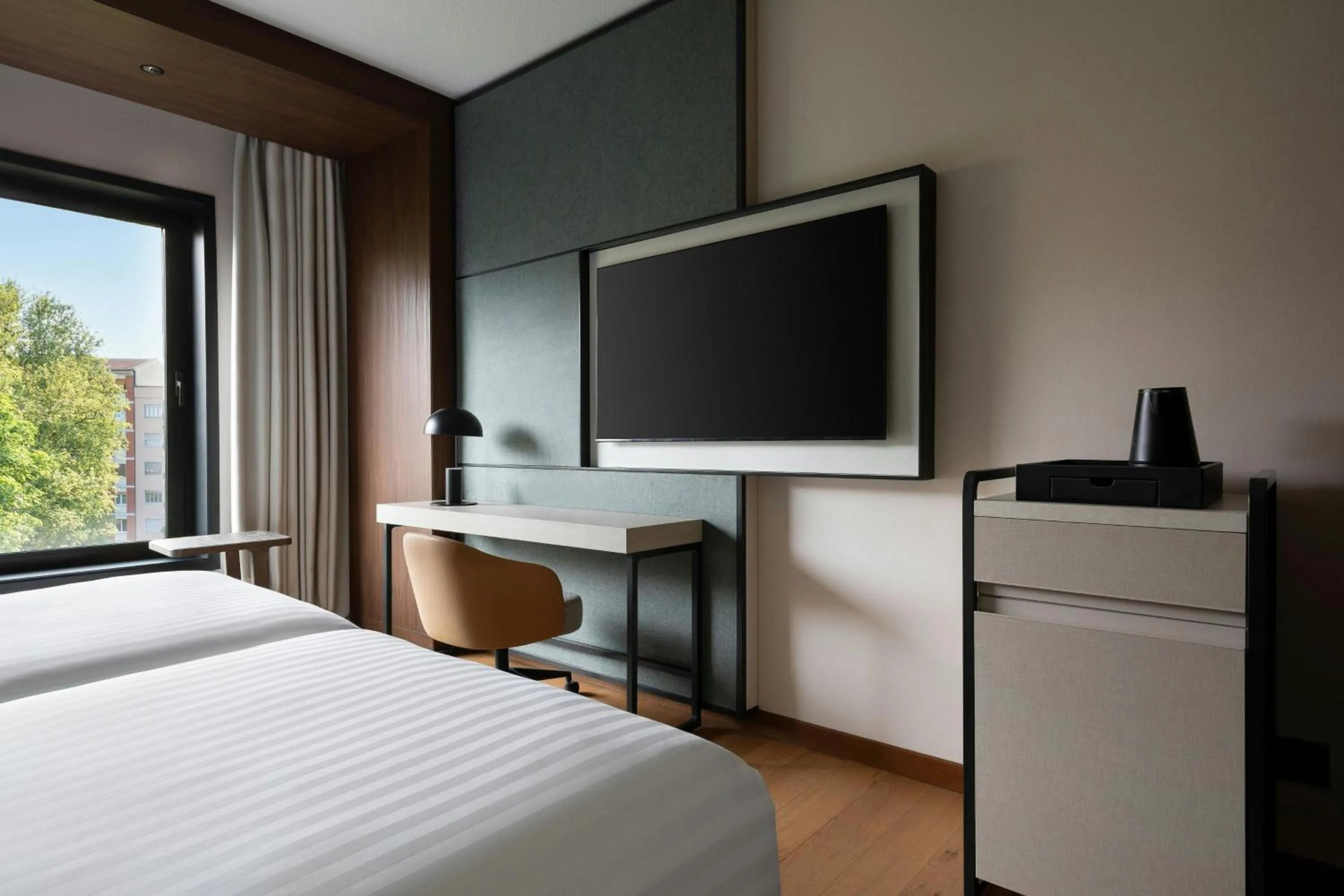 Photo of the whole room, Bed in Milan Marriott Hotel