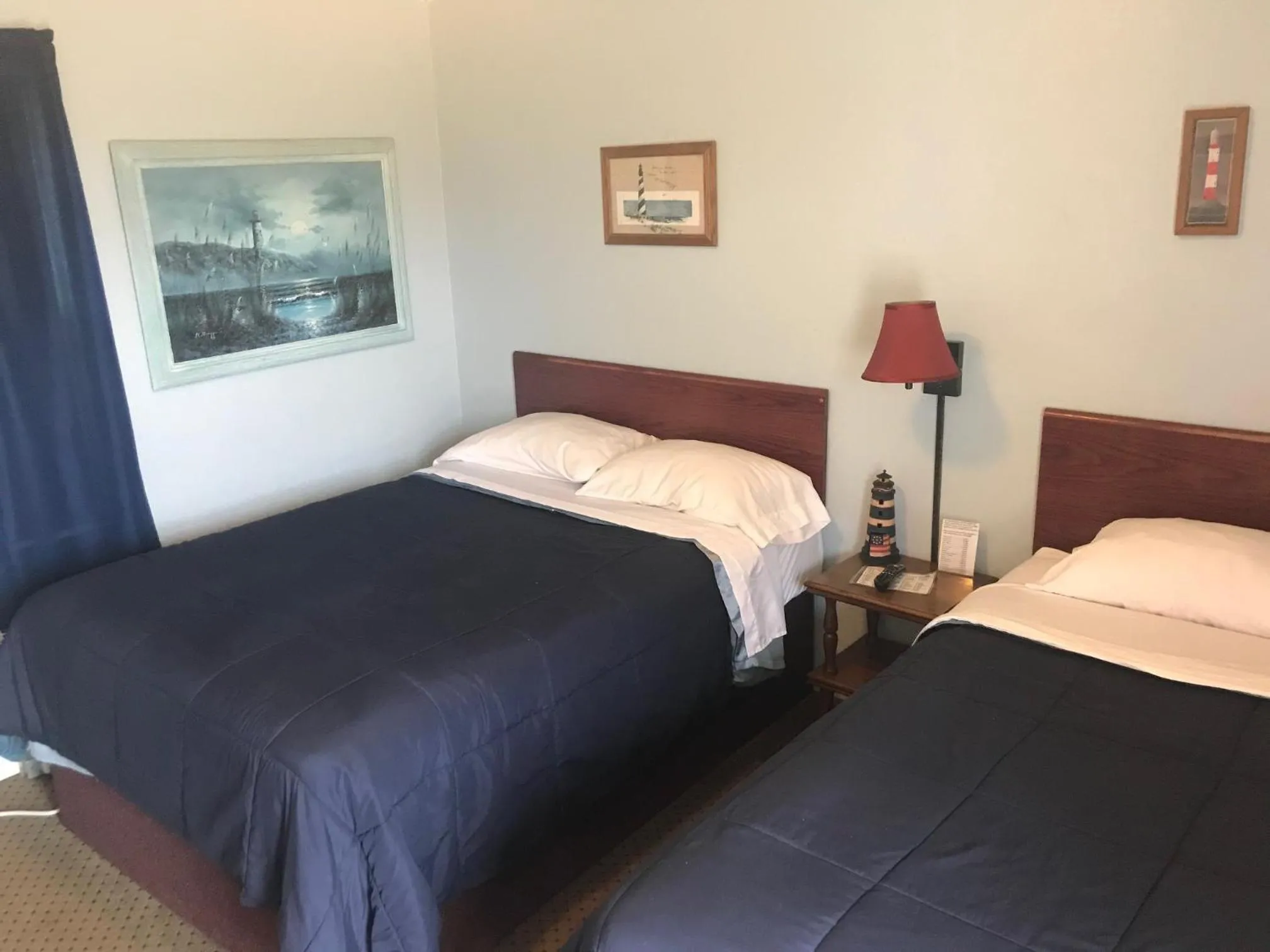 Bed in Highland Court Motel