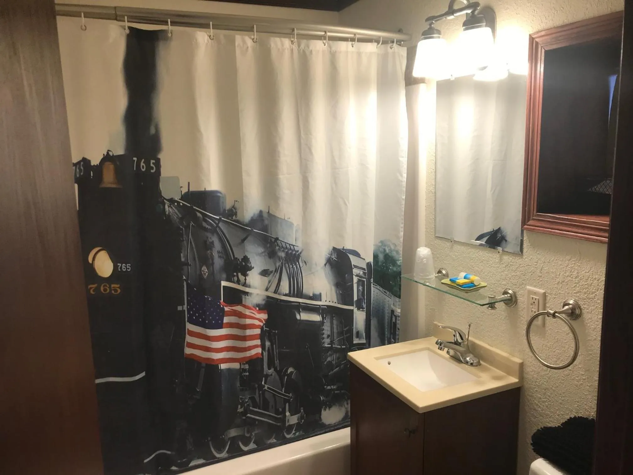 Bathroom in Highland Court Motel