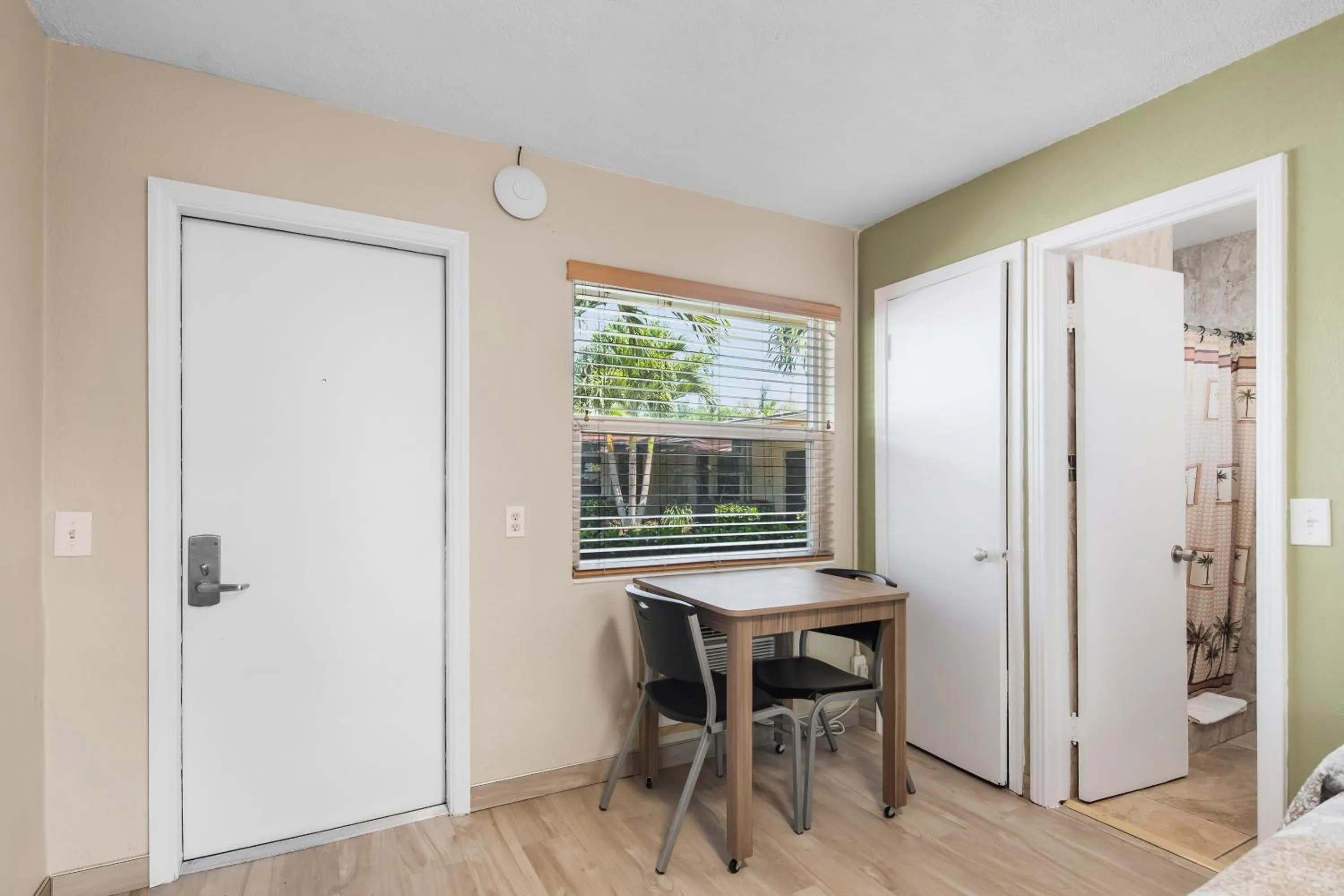 Dining area in Tamiami Motel