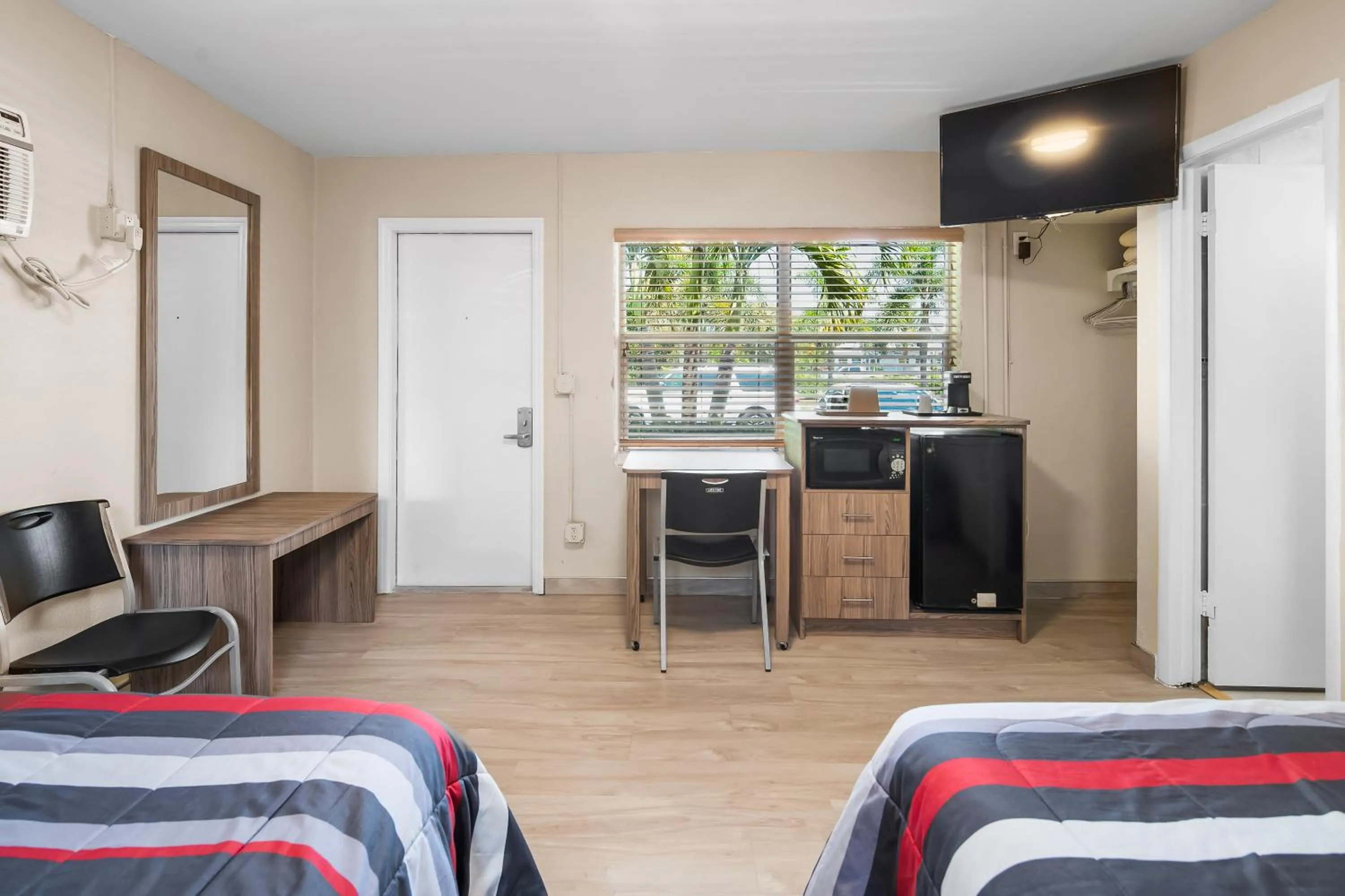 Living room in Tamiami Motel