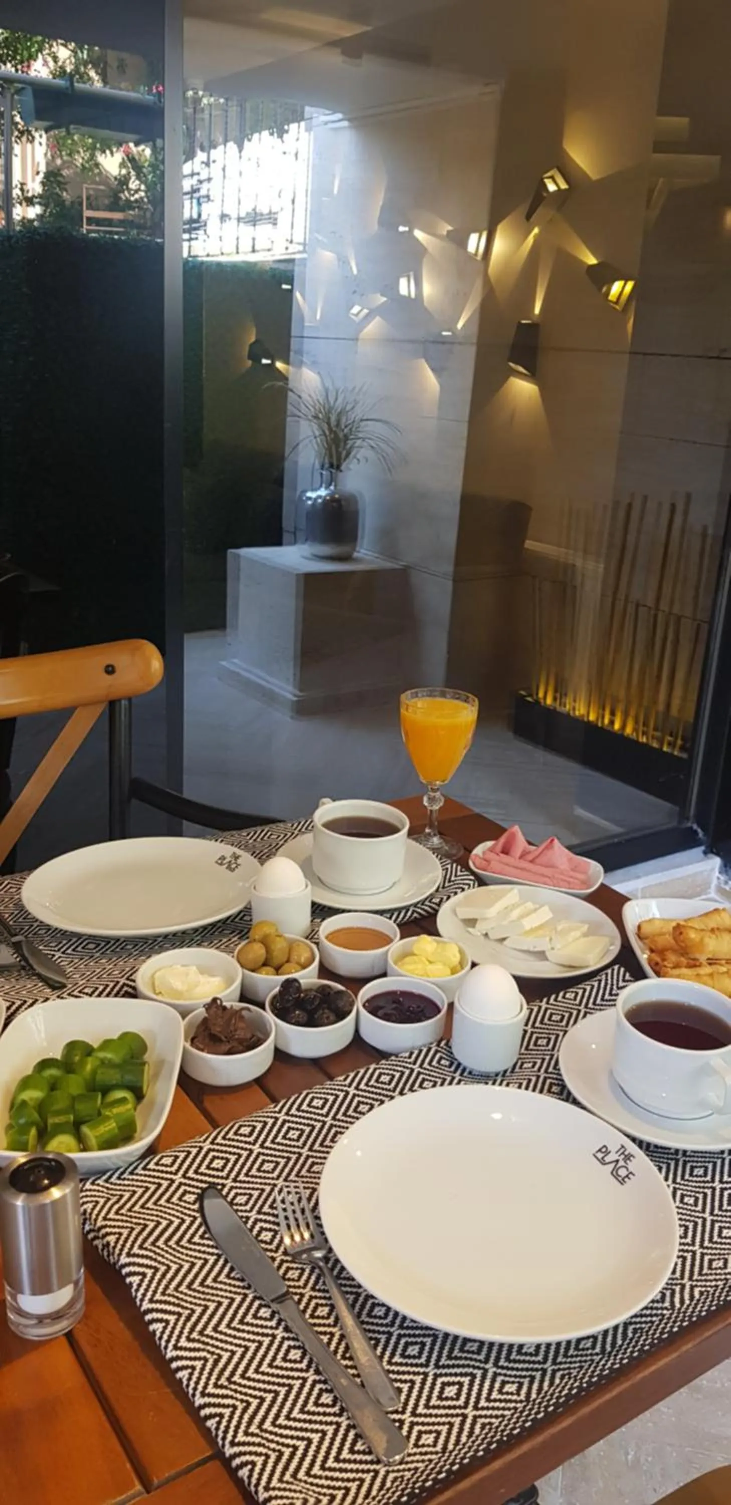 Food and drinks in The Place Suit & Apartments