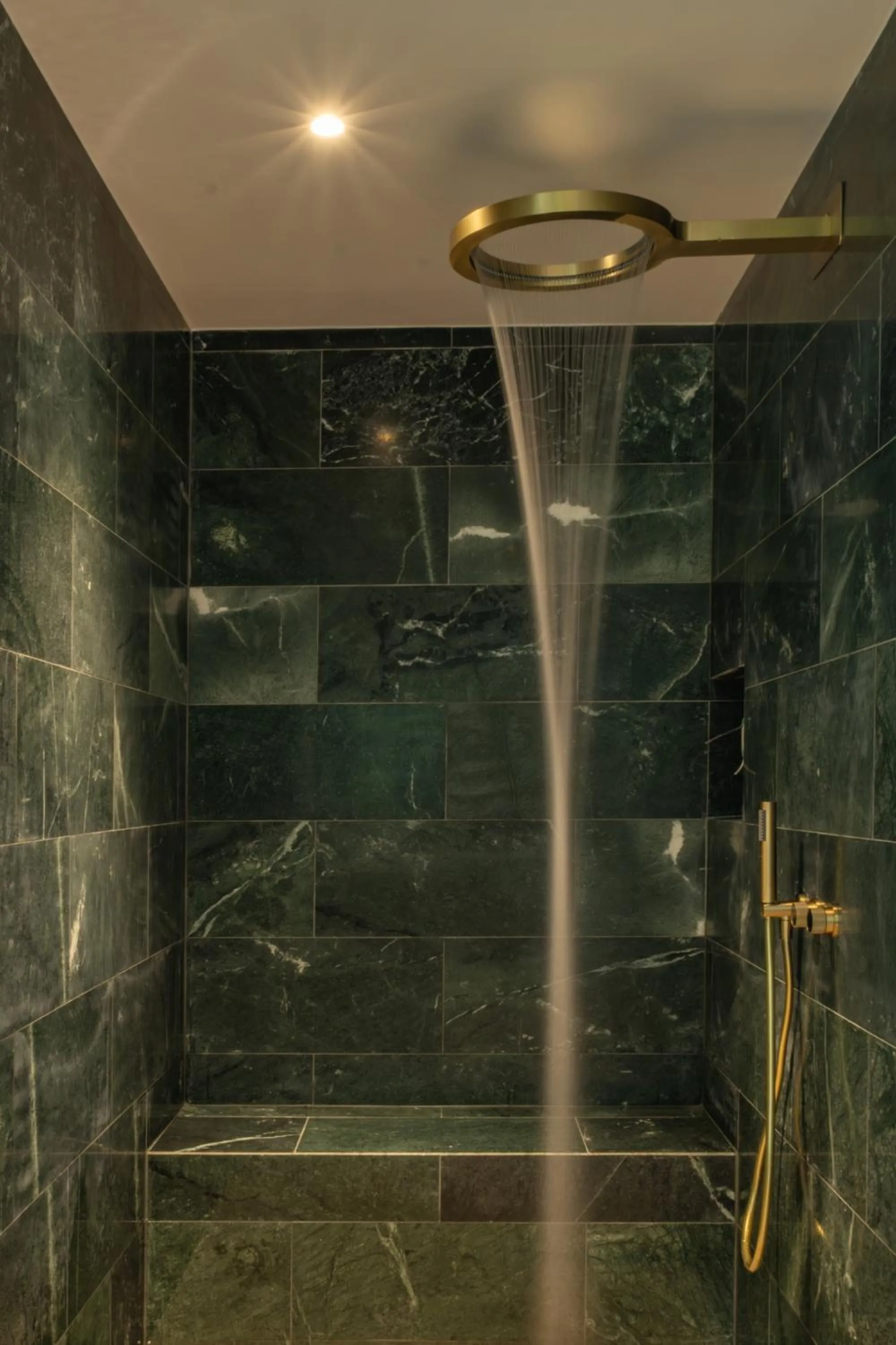 Shower in Tifakara Boutique Hotel & Birding Oasis