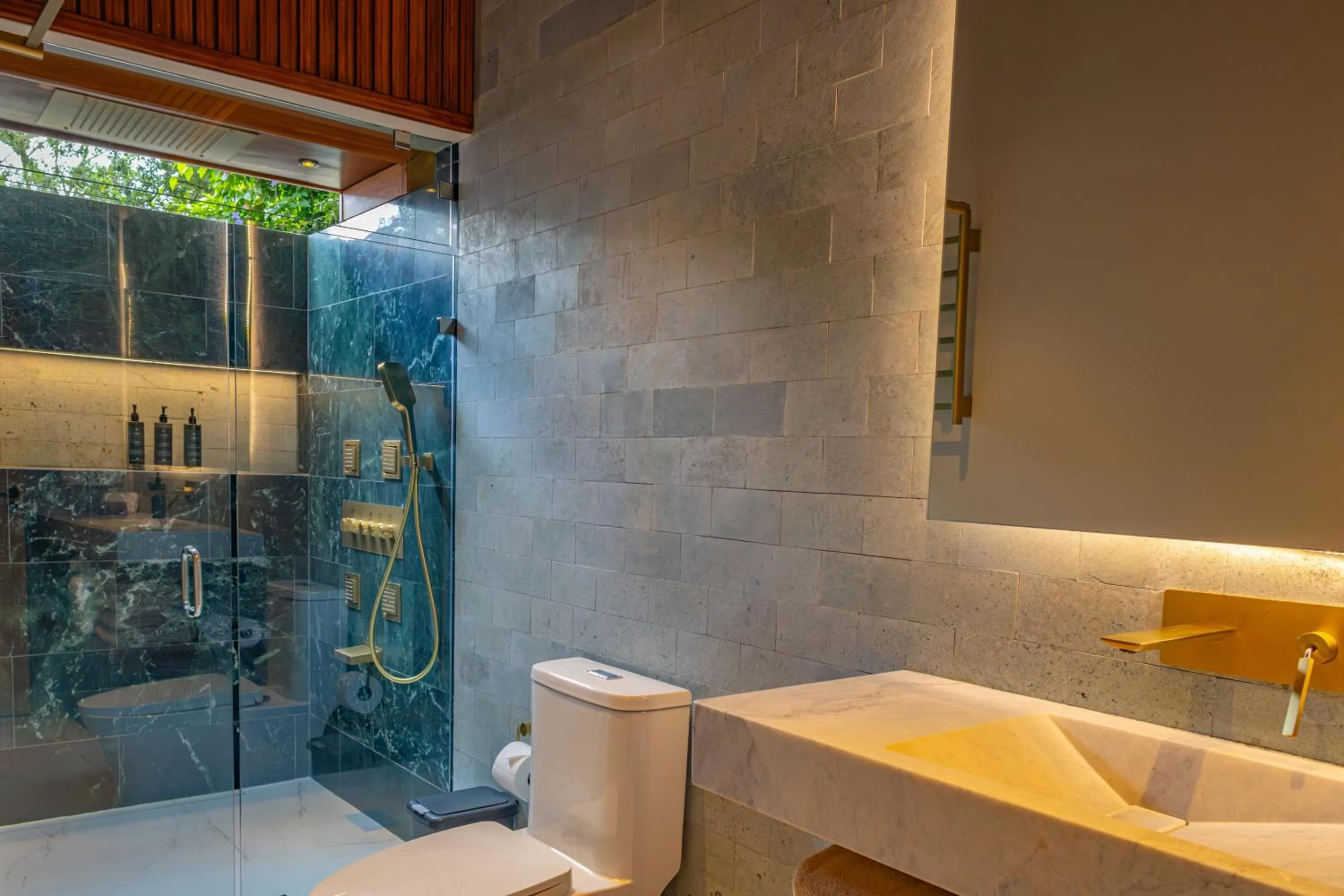 Bathroom in Tifakara Boutique Hotel & Birding Oasis