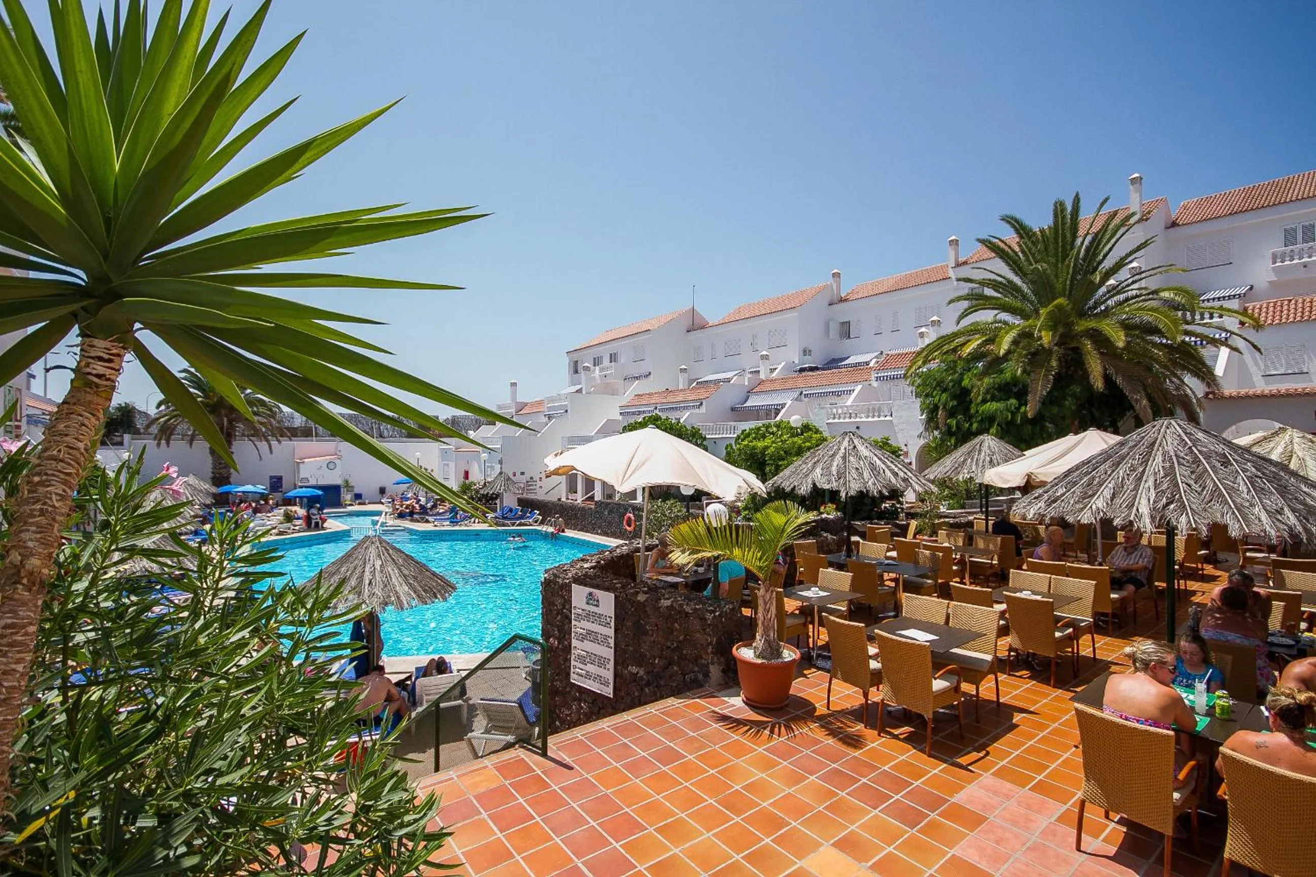 Restaurant/places to eat in Ona Los Claveles