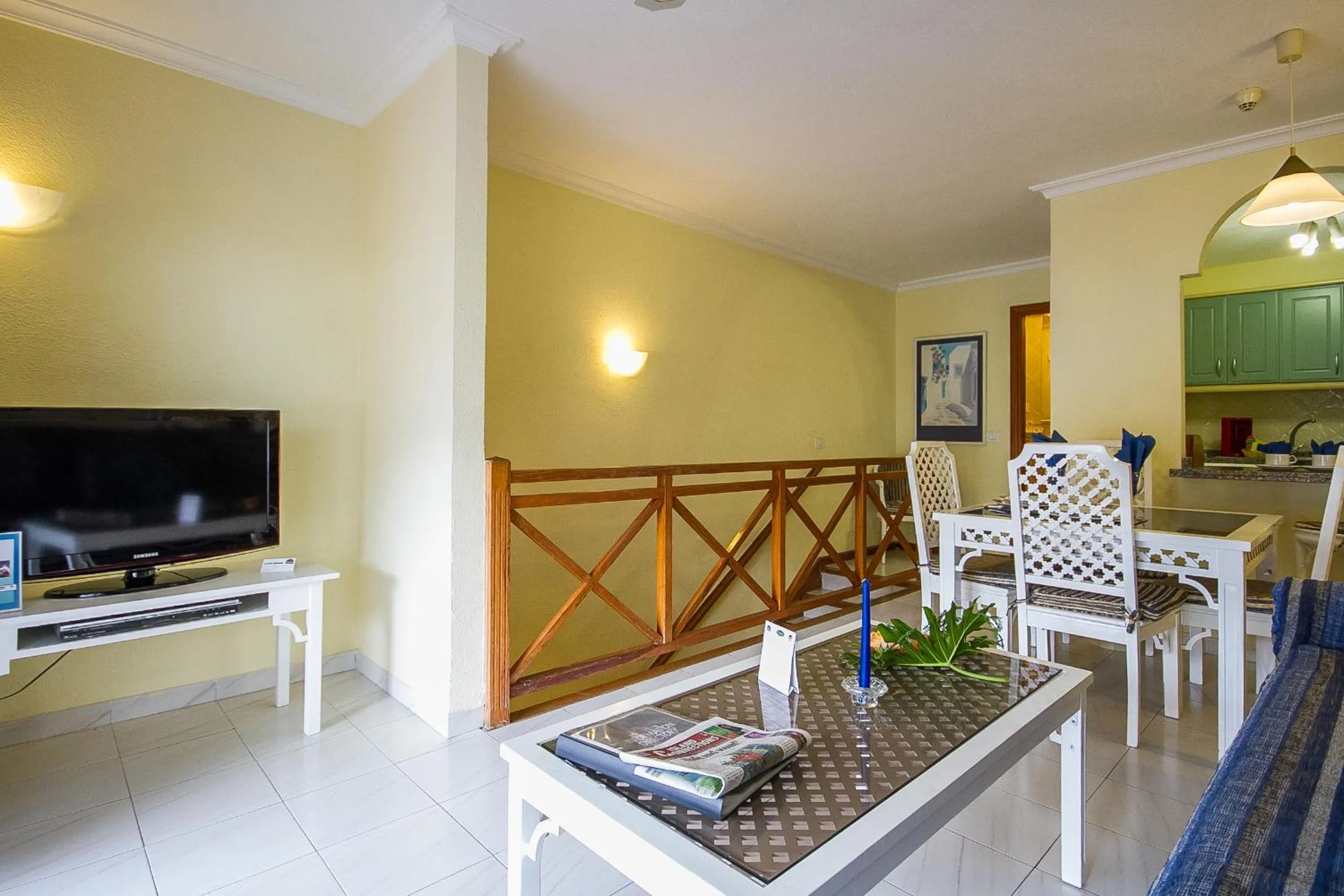 TV and multimedia in Ona Los Claveles