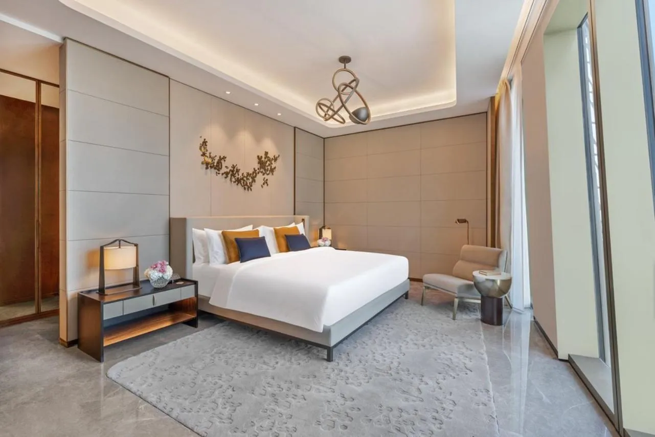 Bedroom, Bed in Mandarin Oriental Downtown, Dubai