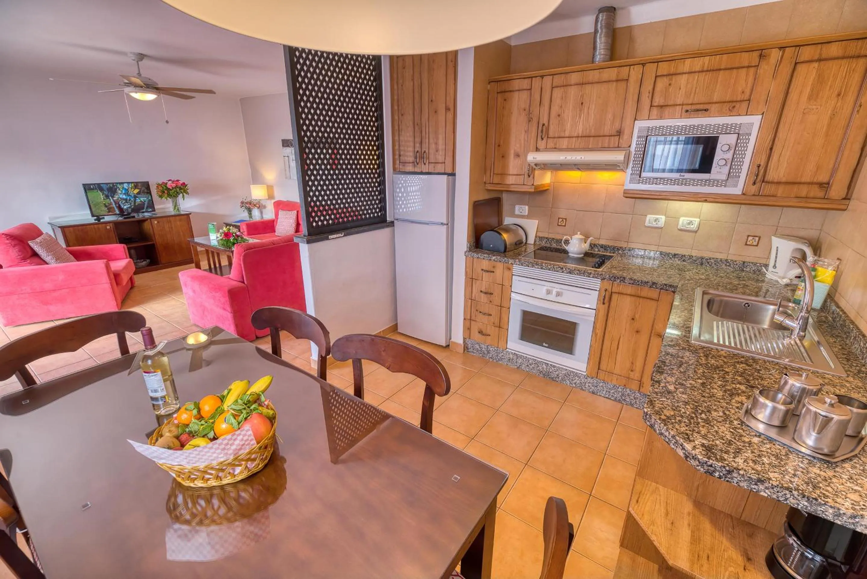 Kitchen or kitchenette in Ona Las Casitas