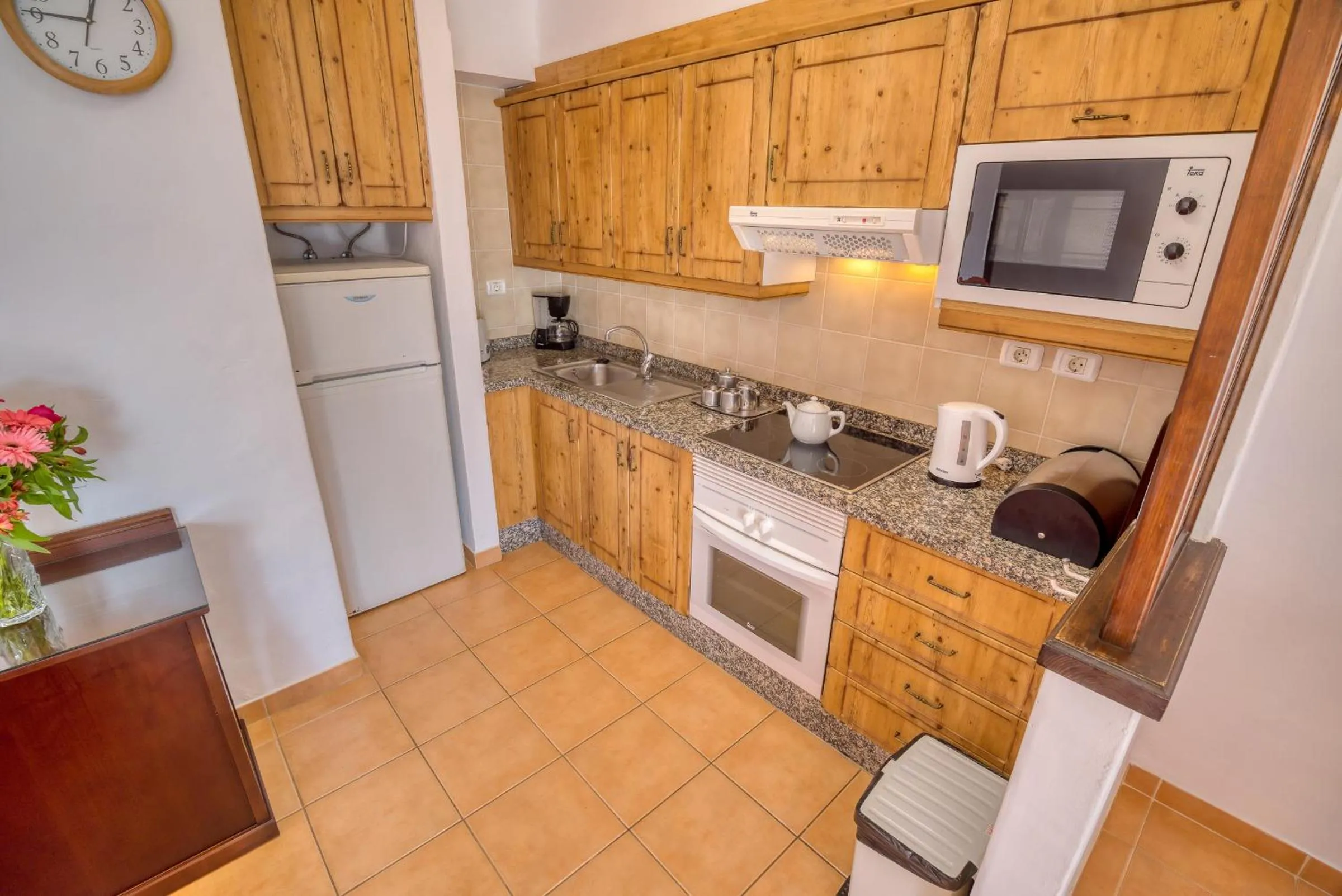 Kitchen or kitchenette in Ona Las Casitas