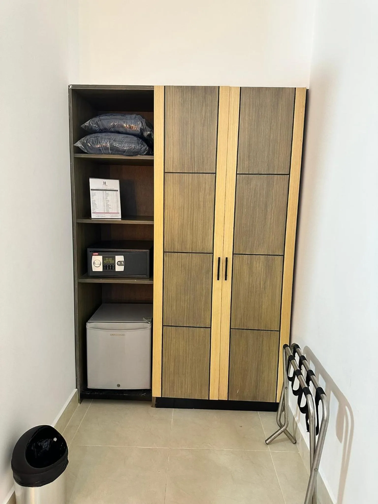 wardrobe in Hotel Merlott Lleras