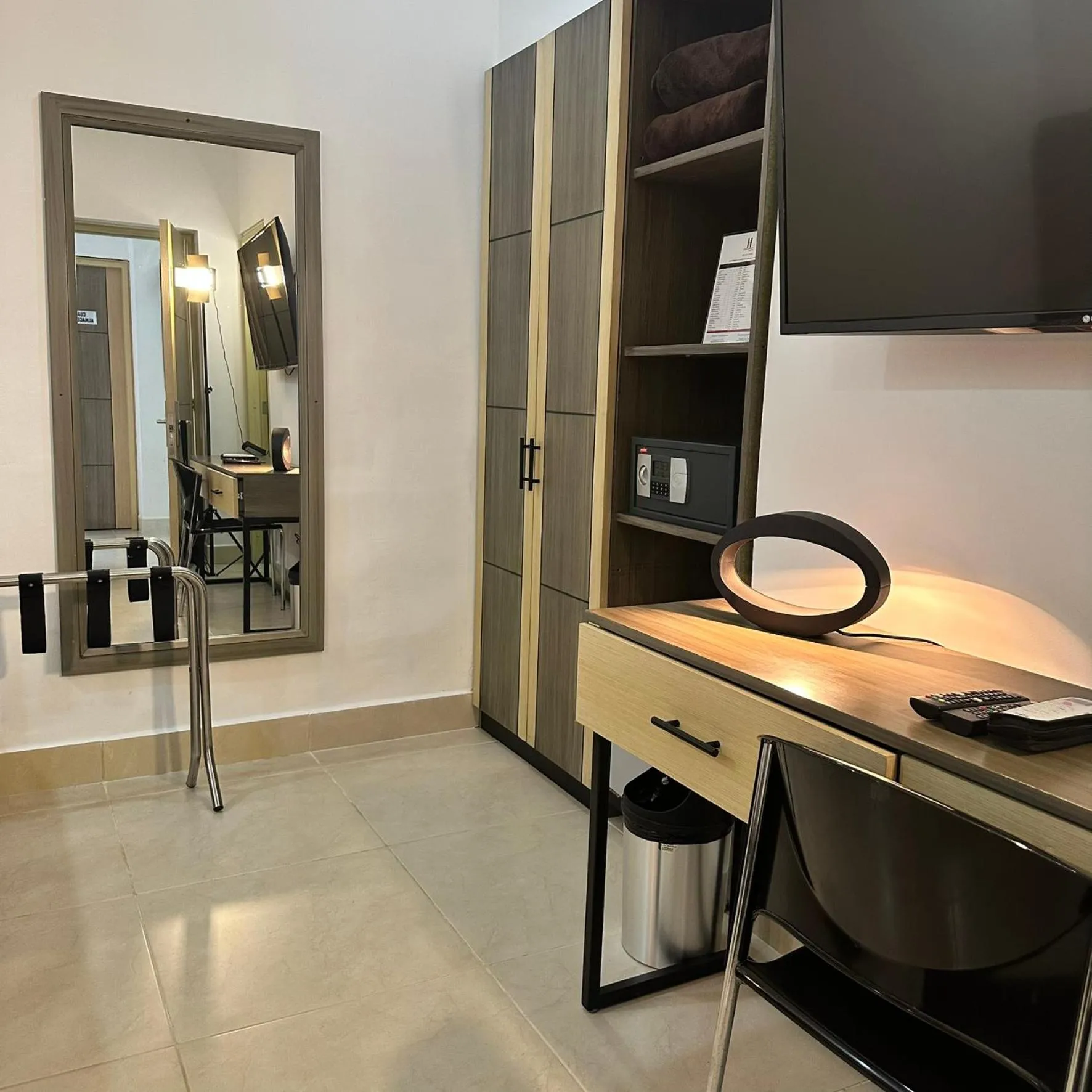 wardrobe in Hotel Merlott Lleras