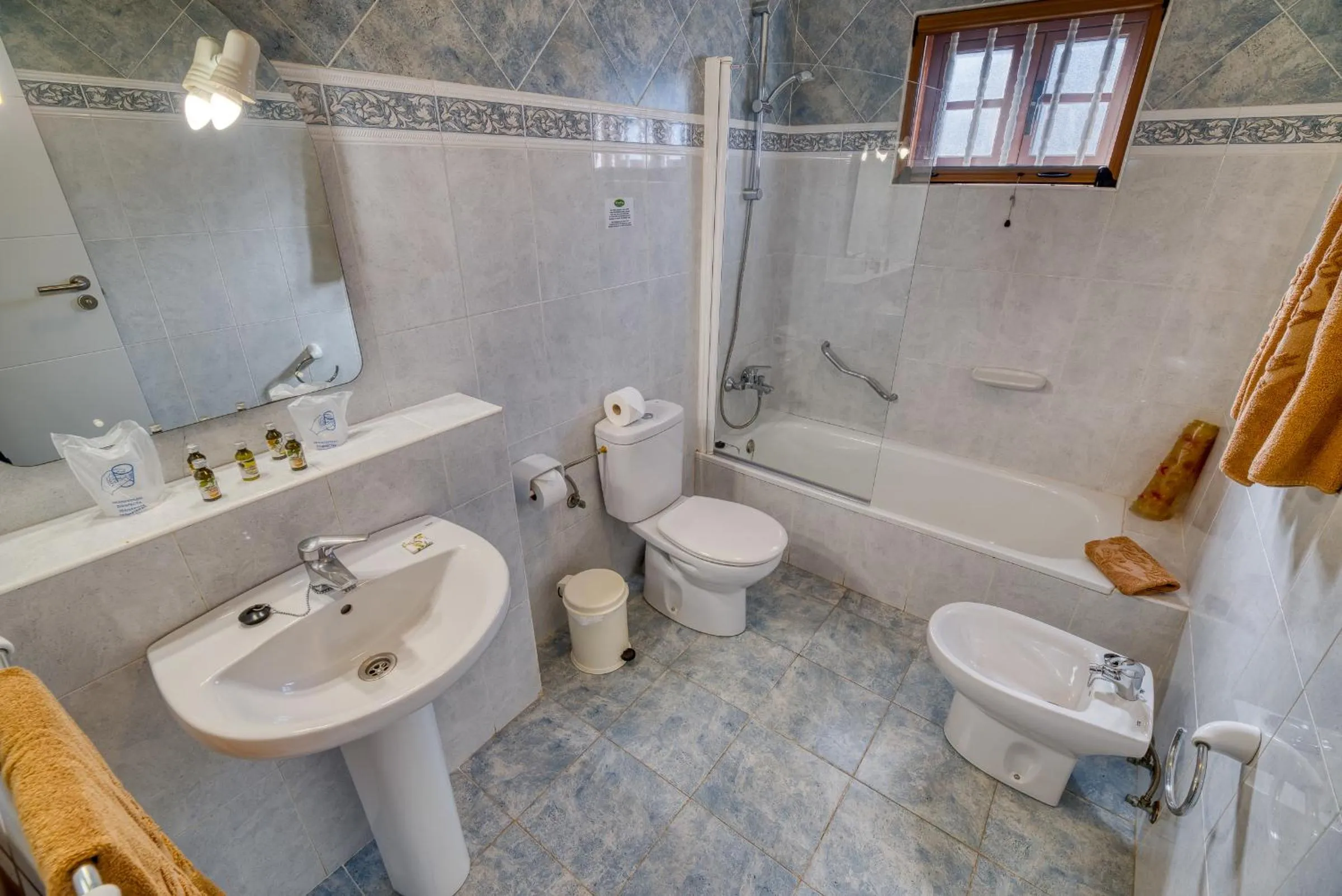 Toilet in Ona Las Brisas