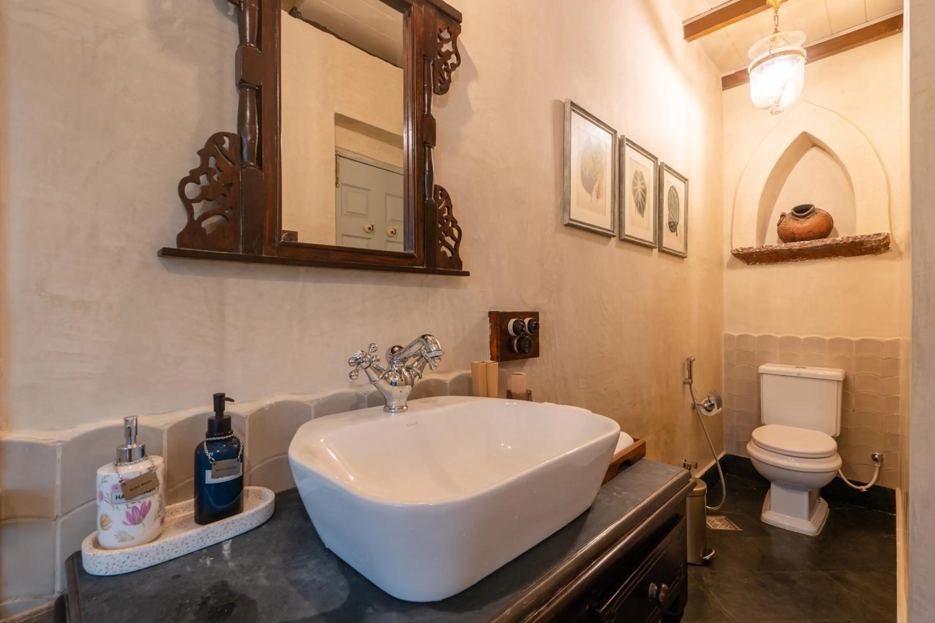 Shower in Mansao Curtorim - A CGH Earth SAHA Experience