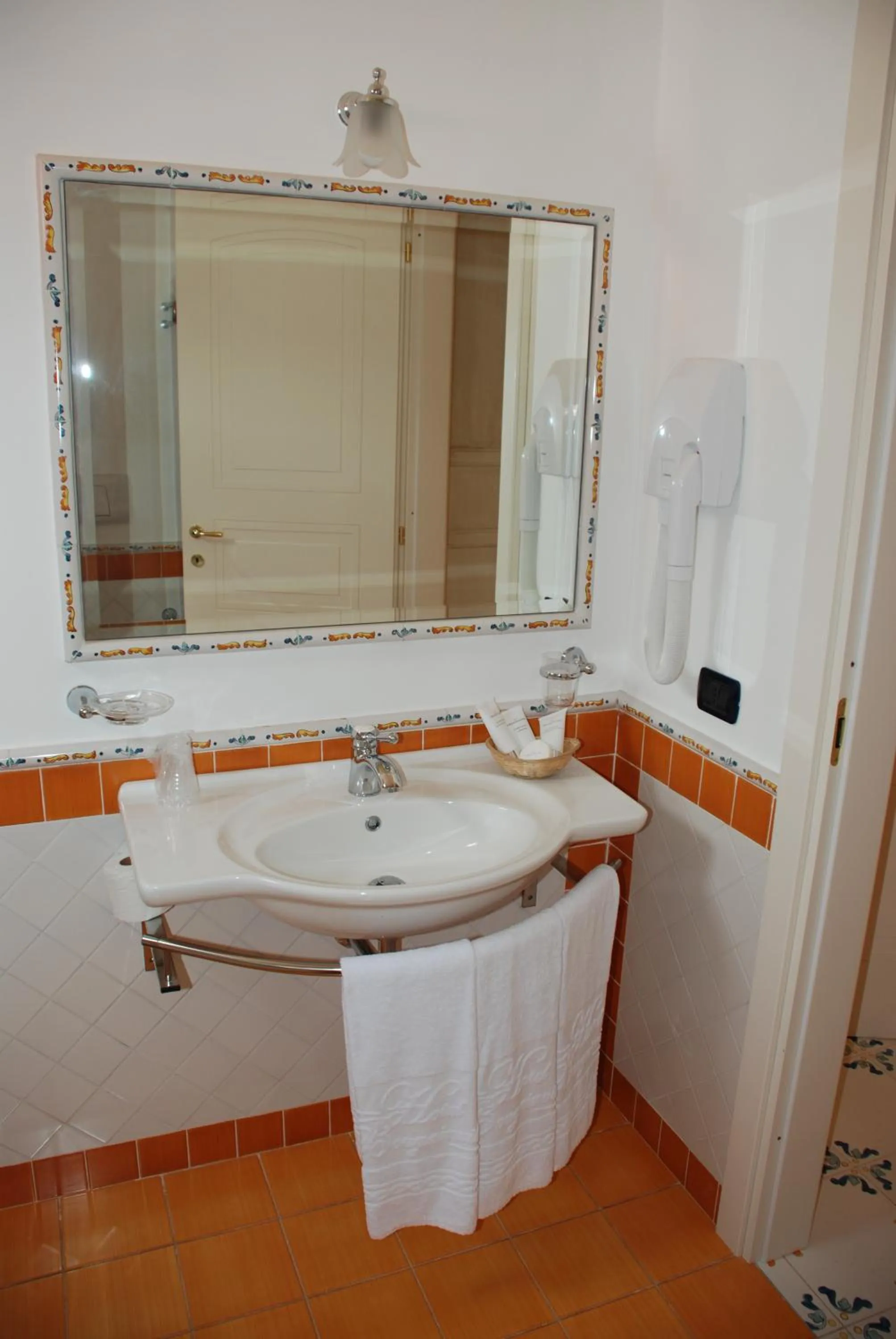 Bathroom in Hotel Bougainville