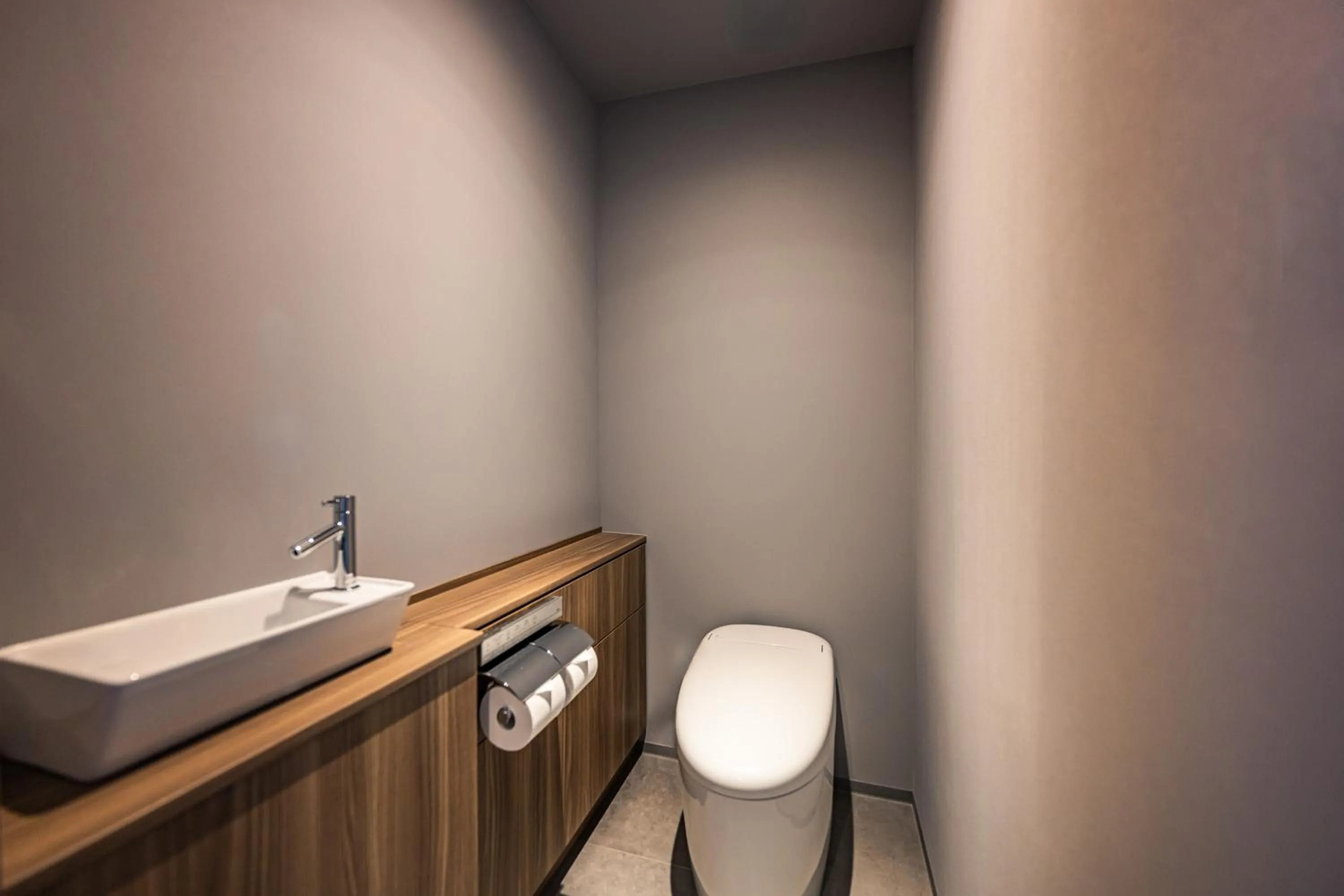 Toilet in The Gate Hotel Fukuoka by Hulic