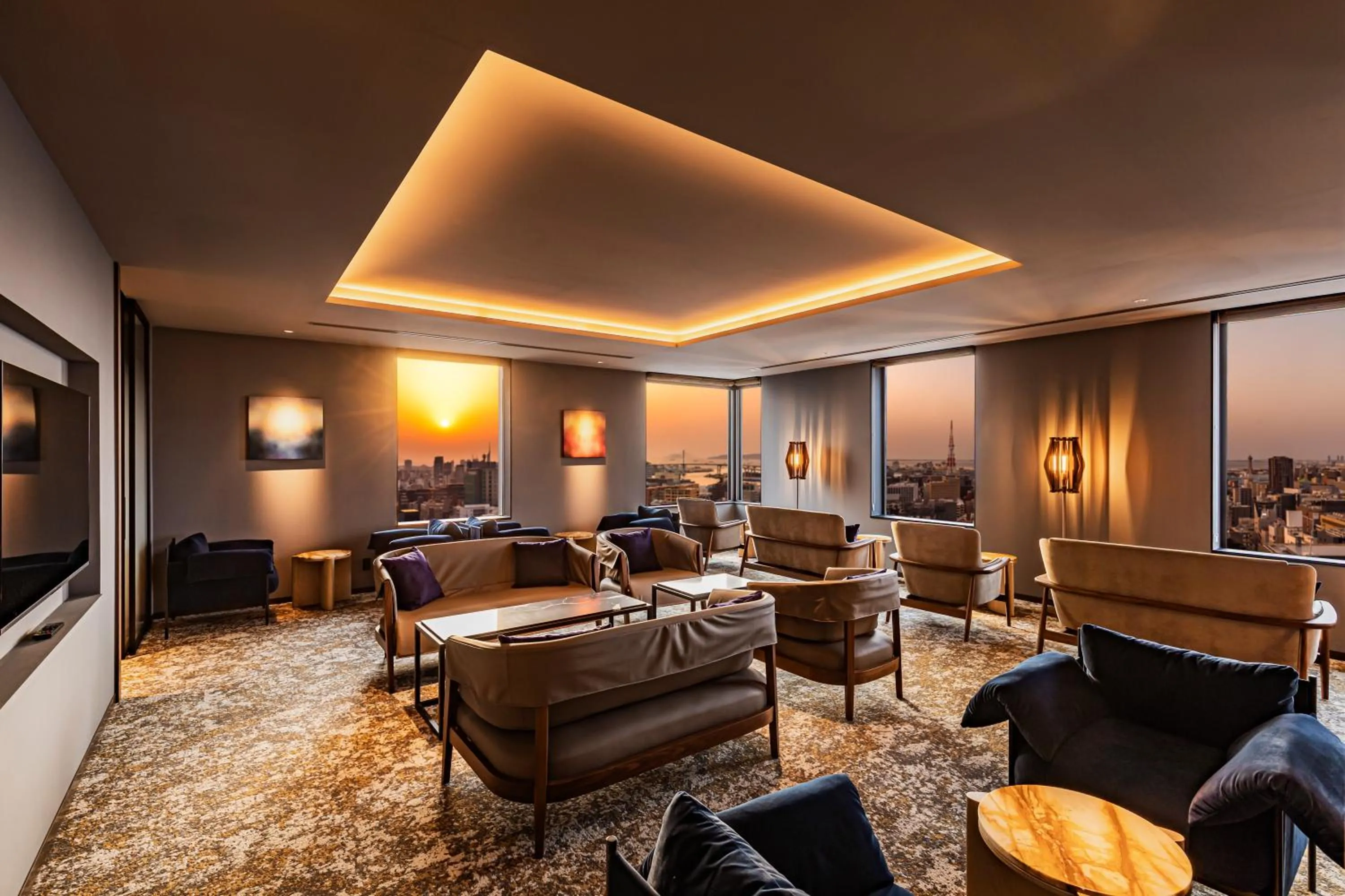 Lounge or bar in The Gate Hotel Fukuoka by Hulic