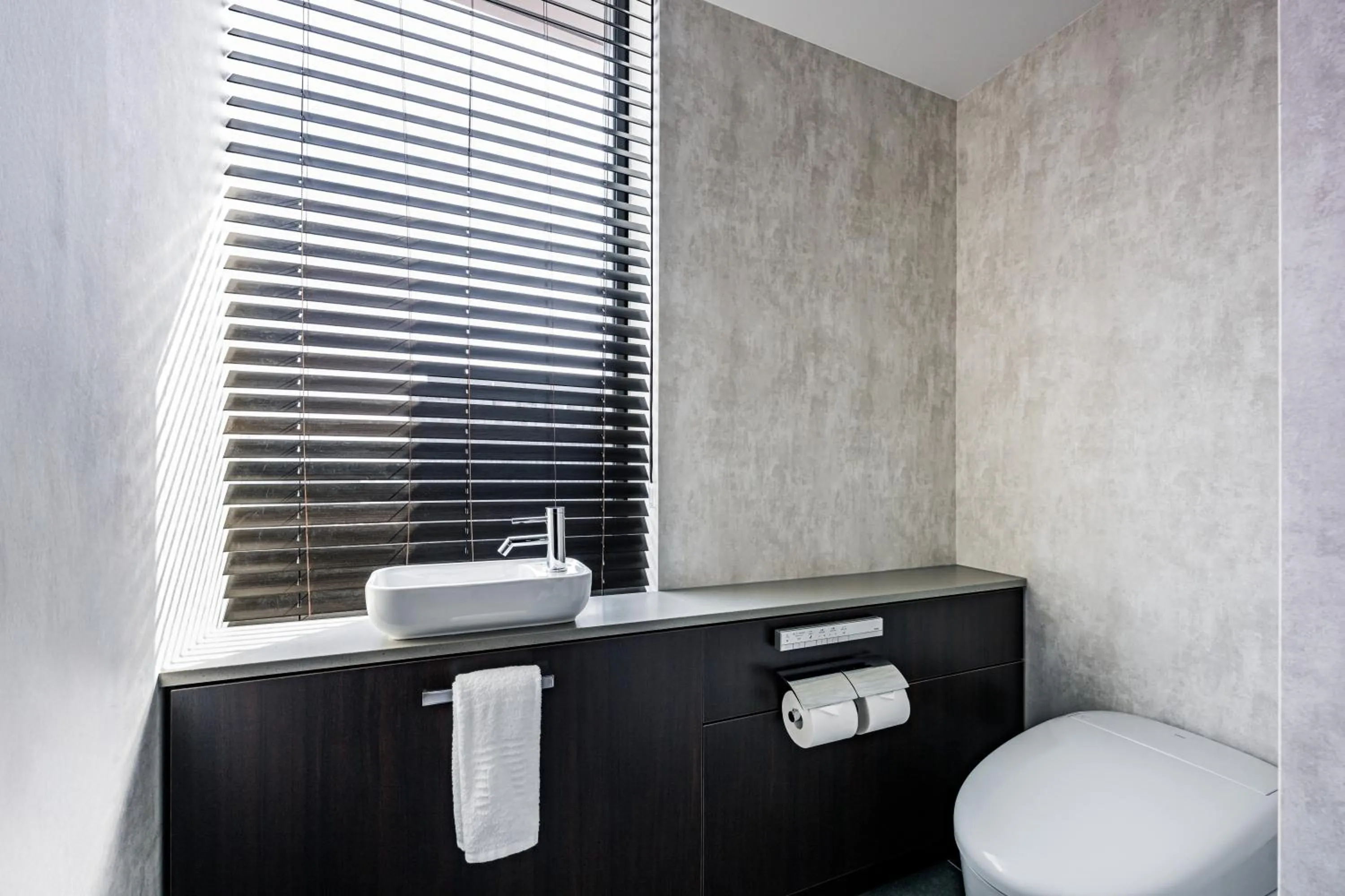 Toilet in The Gate Hotel Fukuoka by Hulic