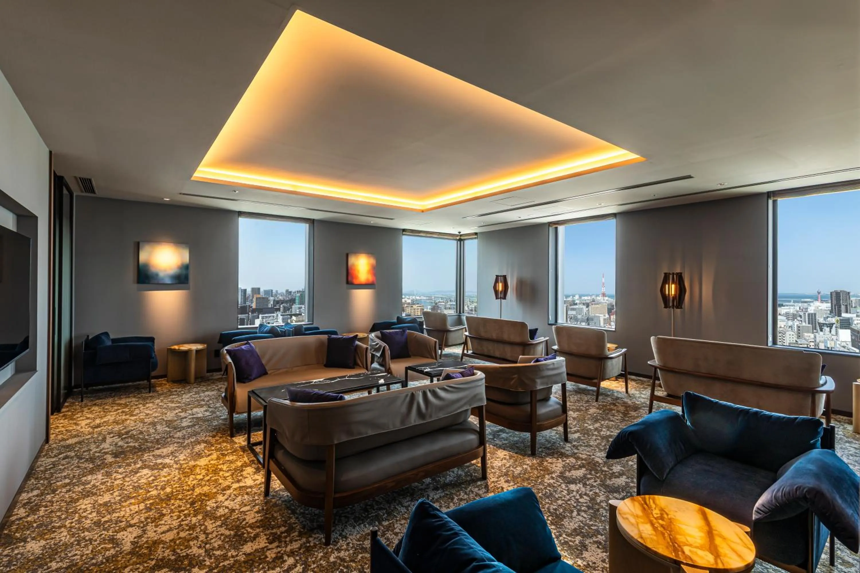 Lounge or bar in The Gate Hotel Fukuoka by Hulic