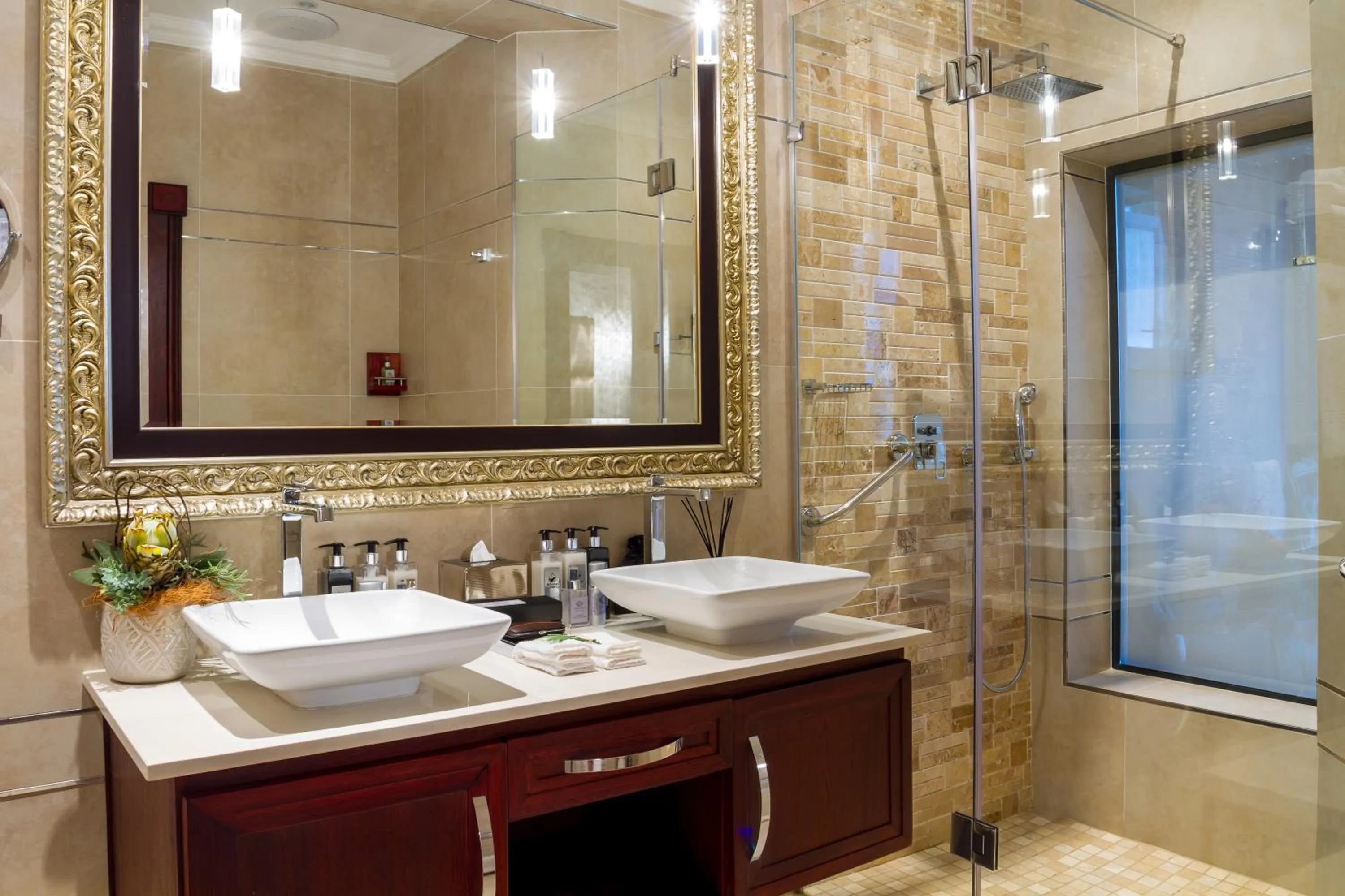 Shower in Royal Mukumbura Malelane