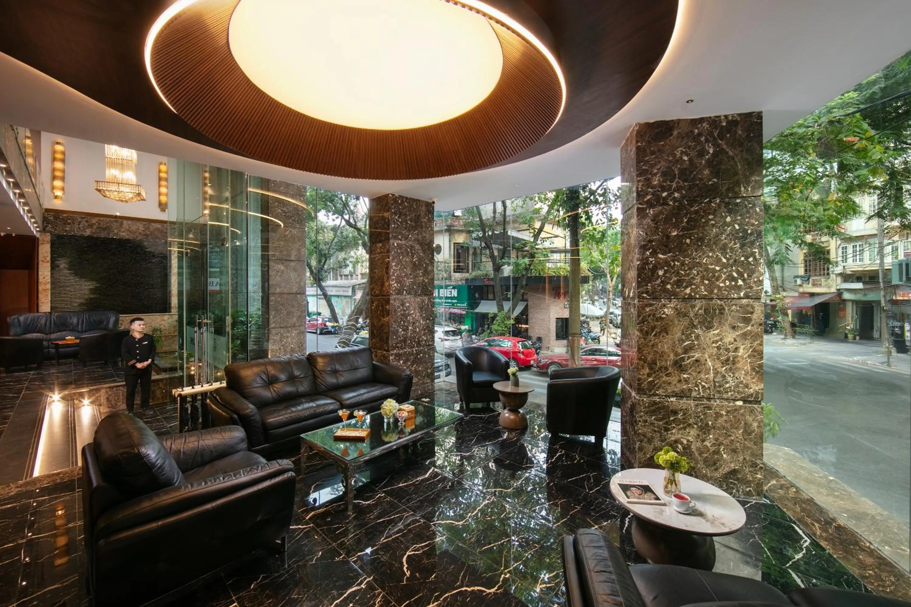 Lobby or reception in MAY DE VILLE Corner Hotel