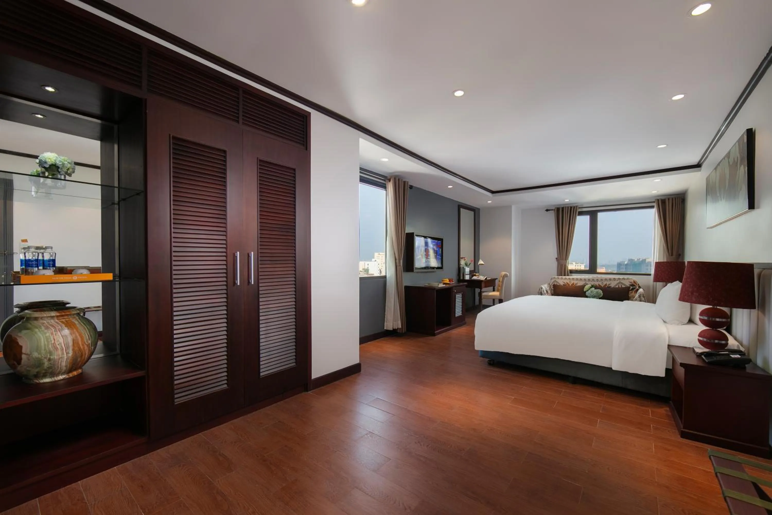 Bedroom, Bed in MAY DE VILLE Corner Hotel