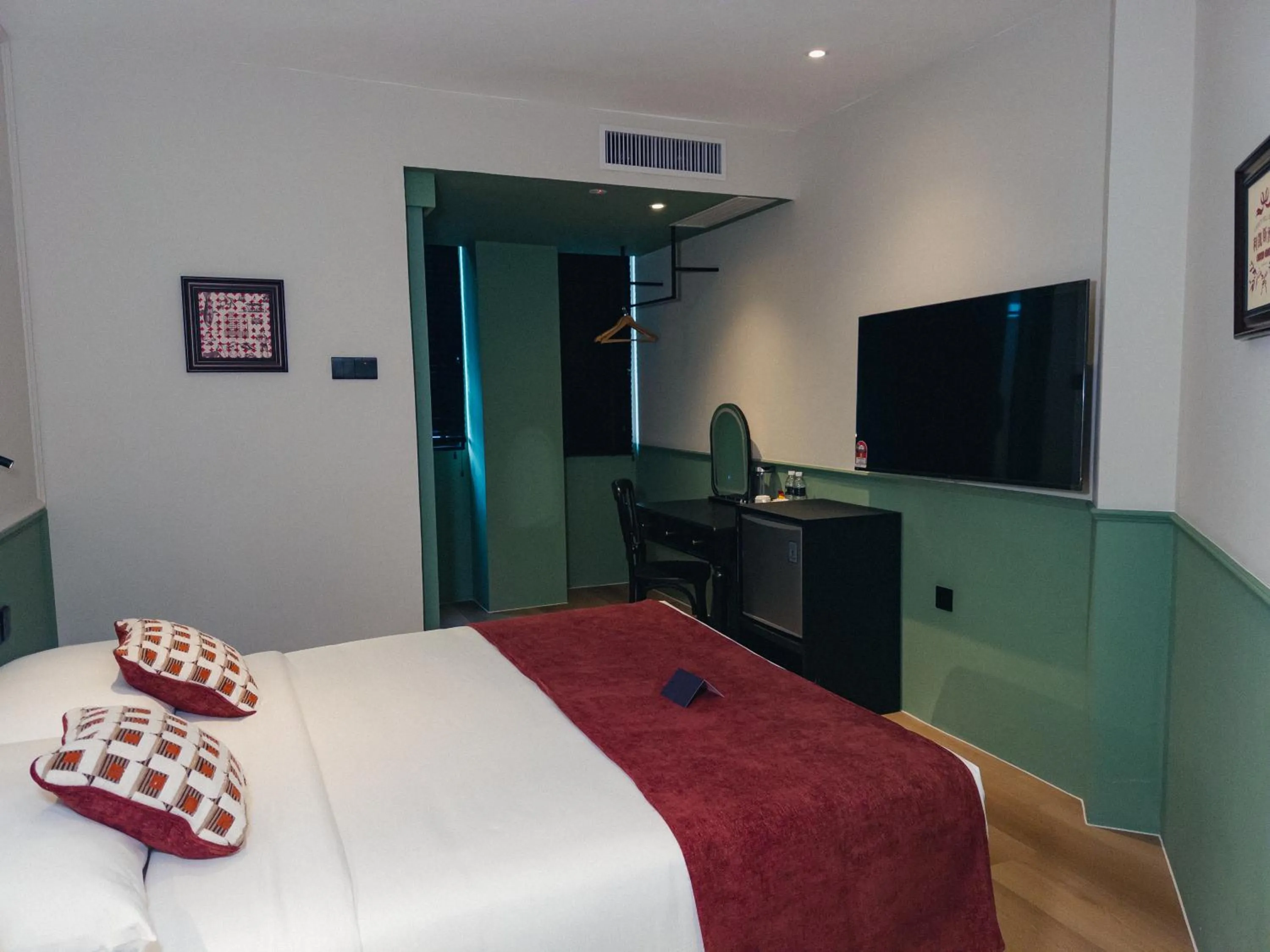 Bedroom, Bed in Legacy Hill Hotel