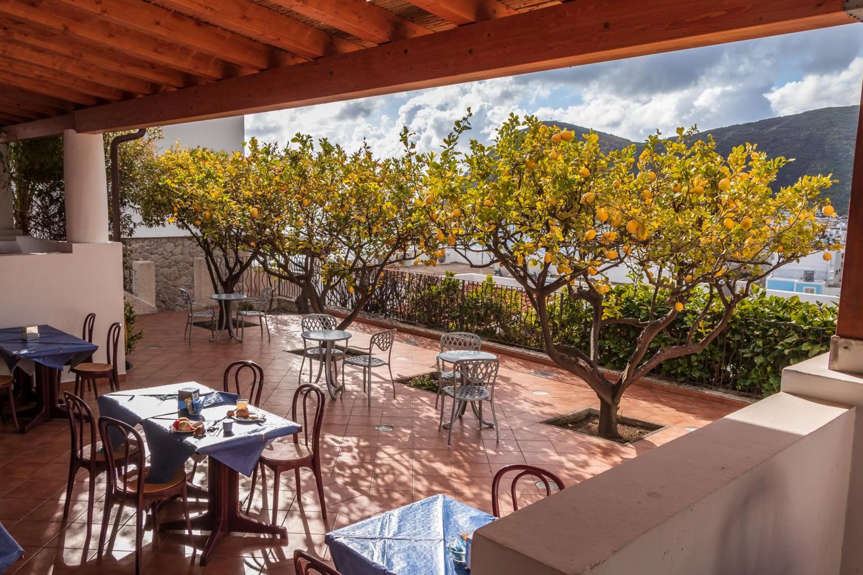 Patio in Hotel Residence La Villetta