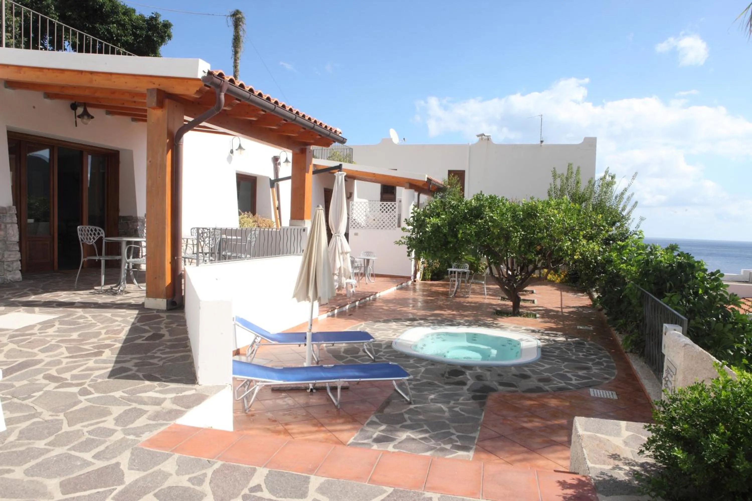 Property building in Hotel Residence La Villetta