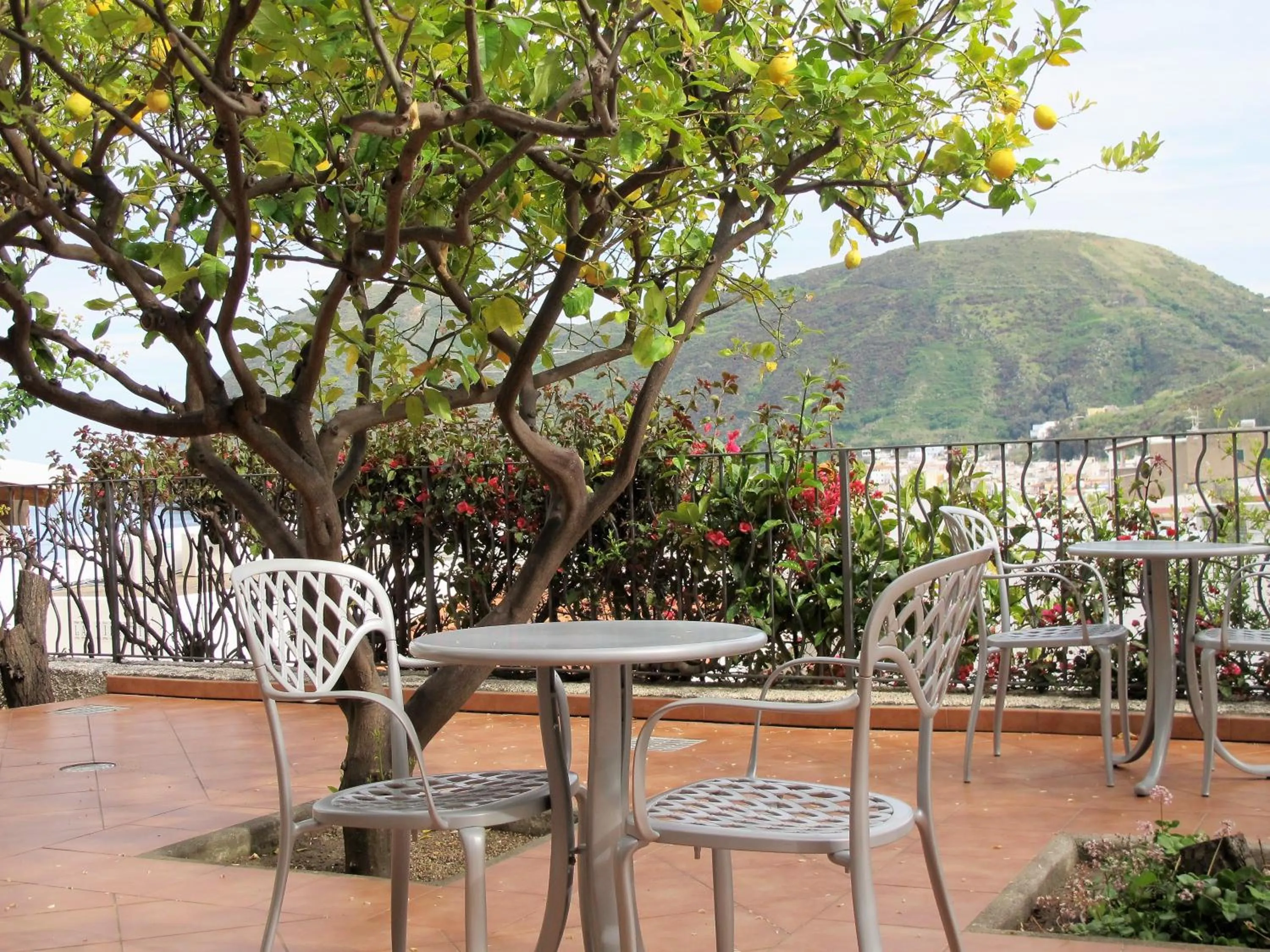 Patio in Hotel Residence La Villetta