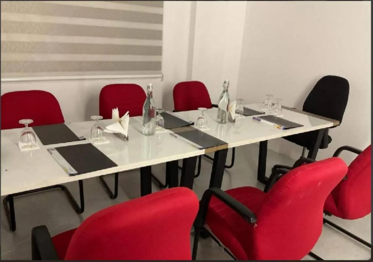 Meeting/conference room in Aurora Hotels and Resorts