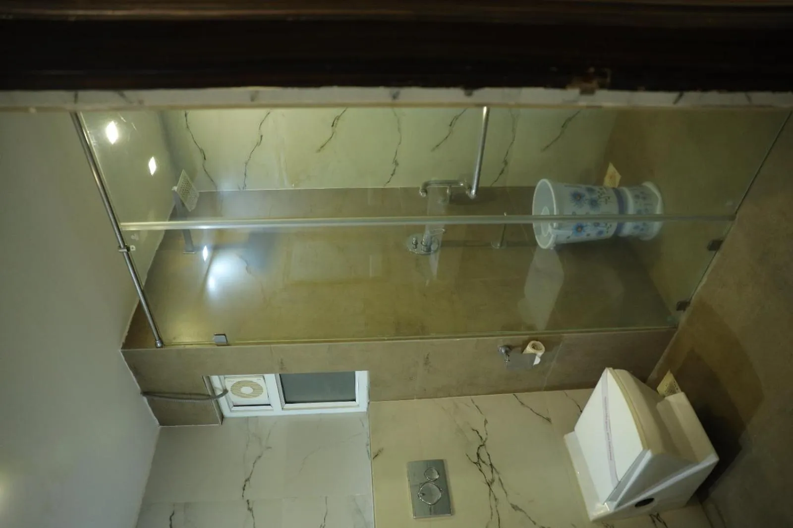 Bathroom in Hotel Shashinag Residency