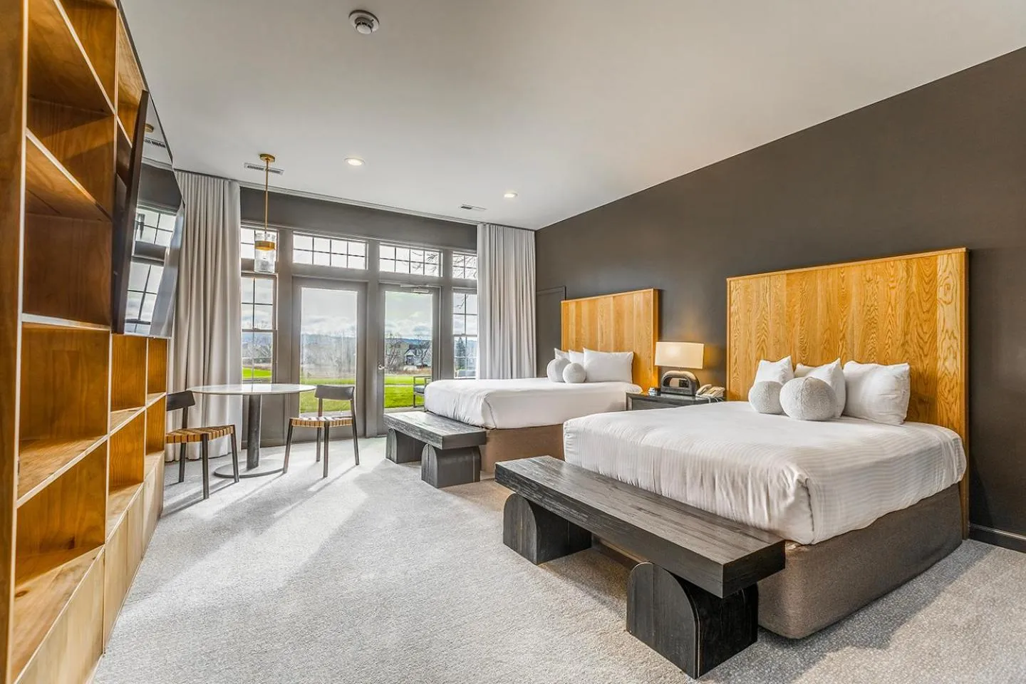 Bedroom, Bed in Destination Geneva National