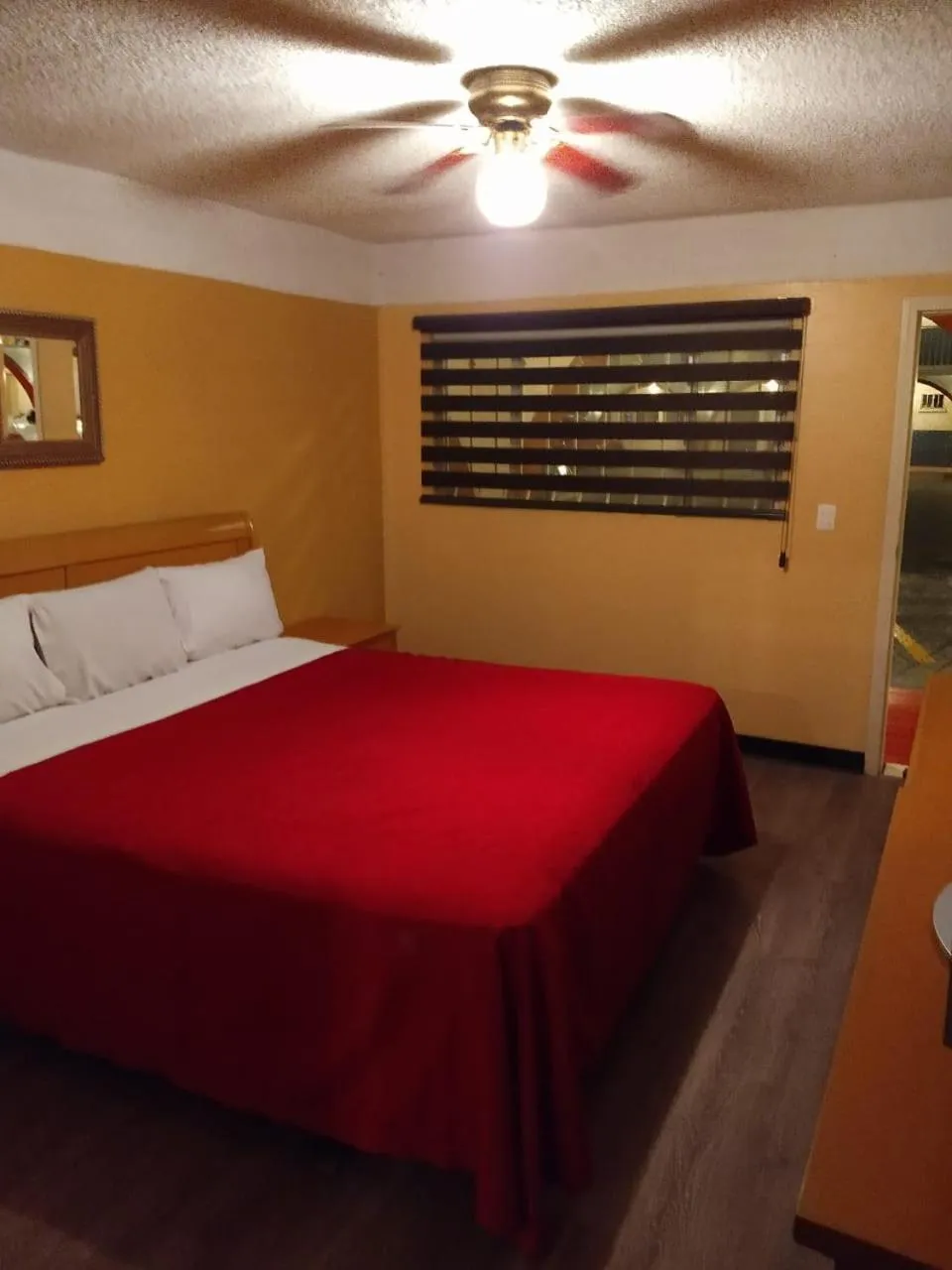 Bed in Hotel Boulevard Mexicali