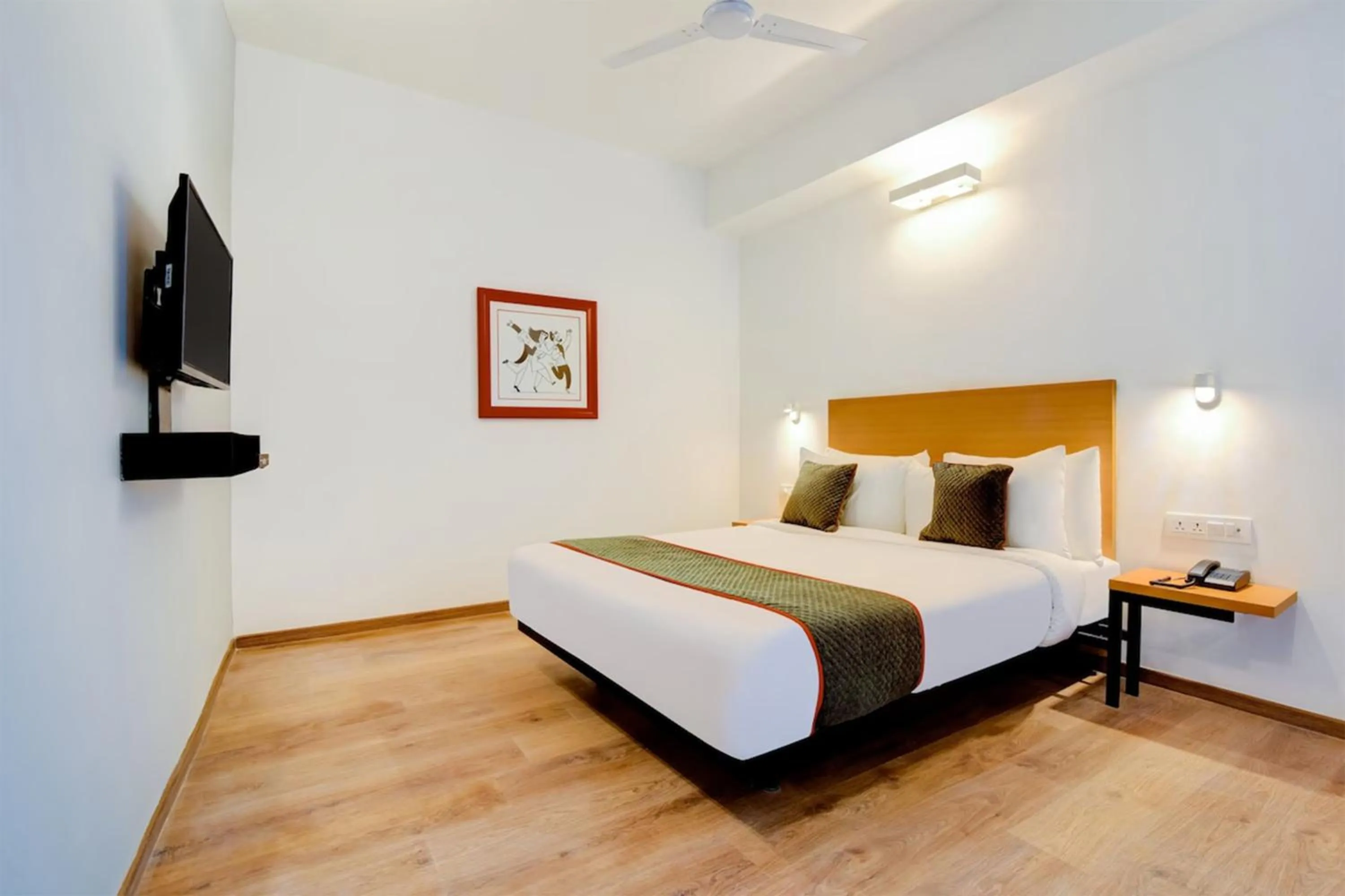 Bed in Hotel Aravali Inn & Banquet Hall