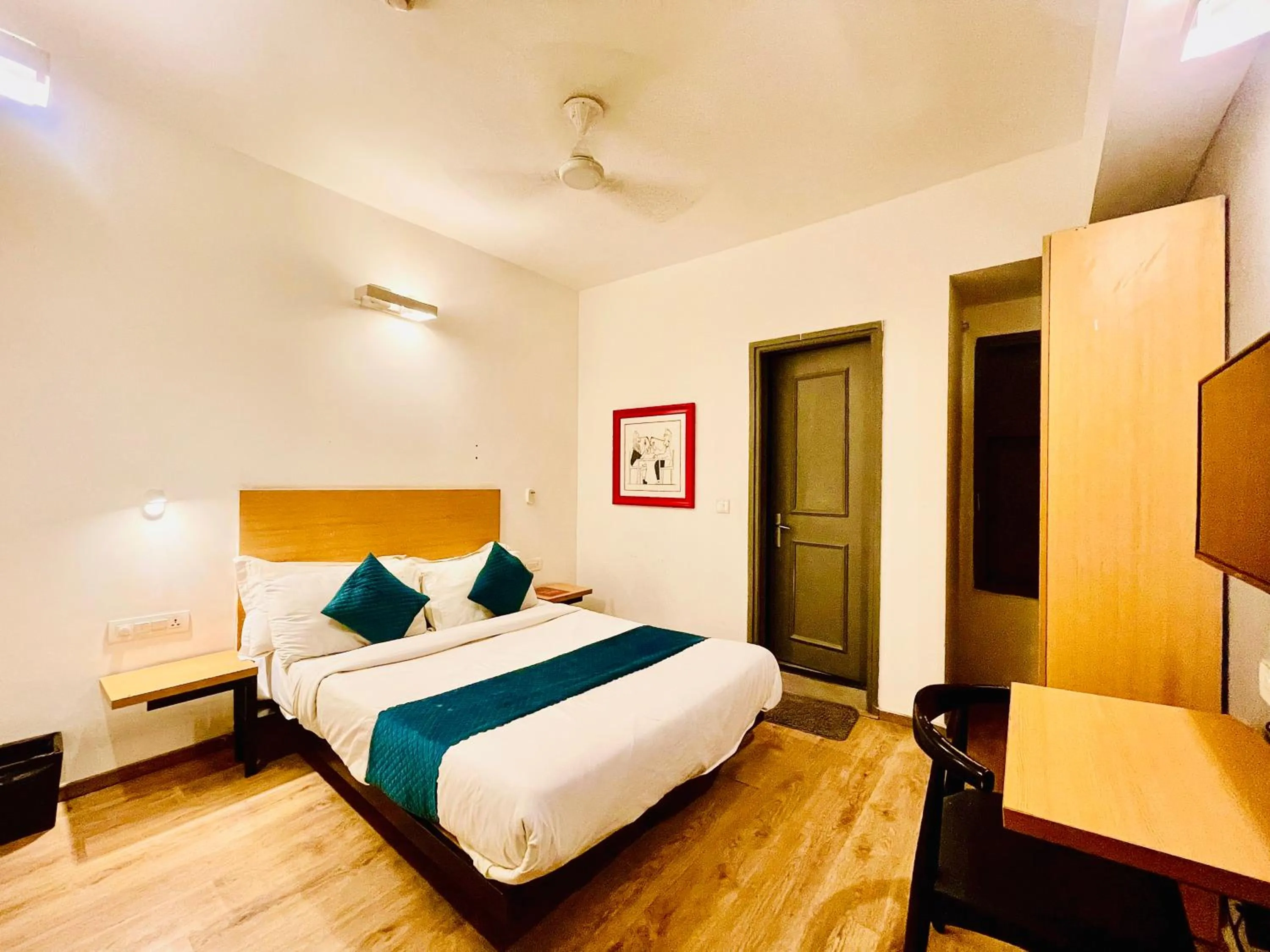 Bedroom in Hotel Aravali Inn & Banquet Hall