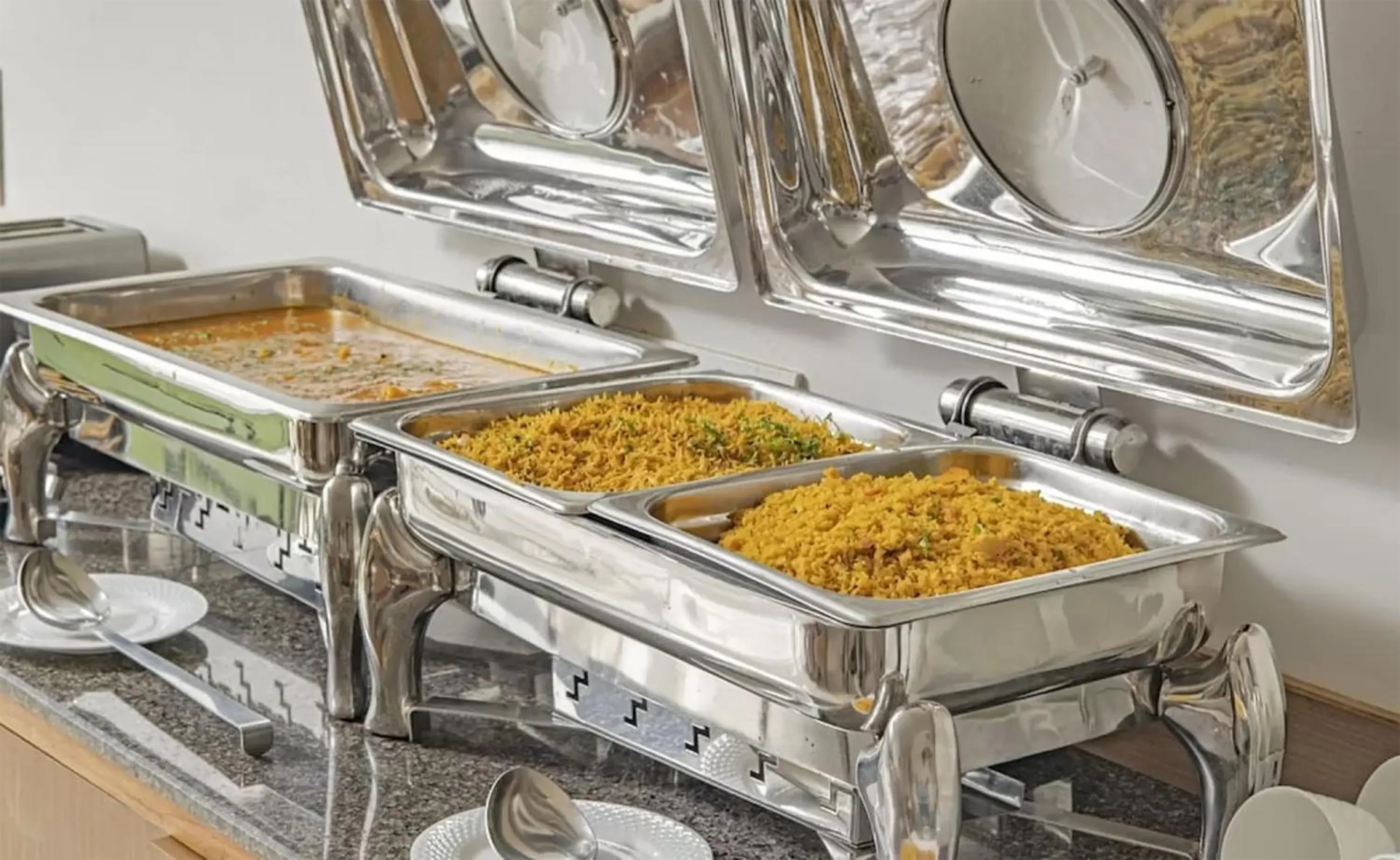 Kitchen or kitchenette in Hotel Aravali Inn & Banquet Hall