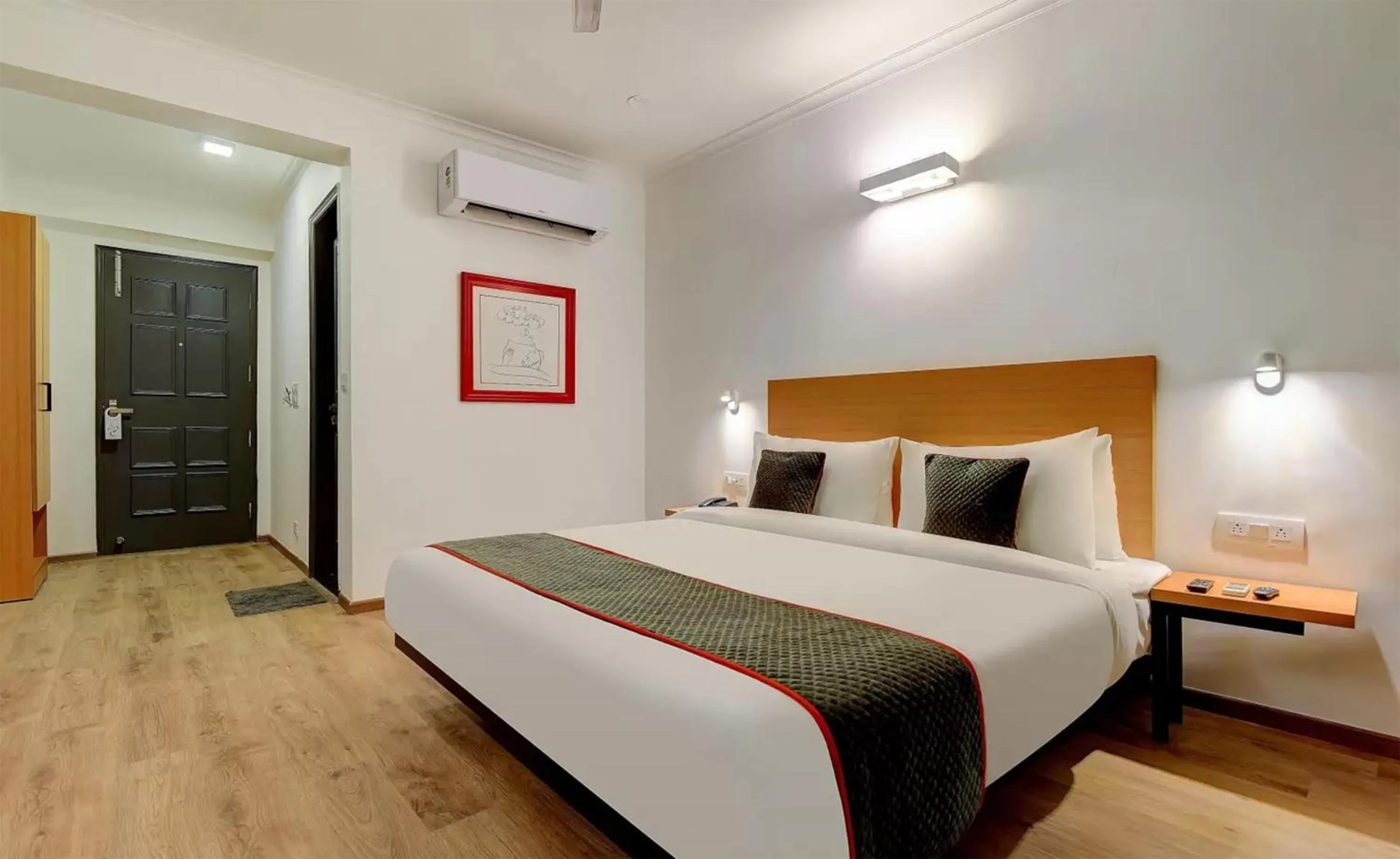 Bed in Hotel Aravali Inn & Banquet Hall