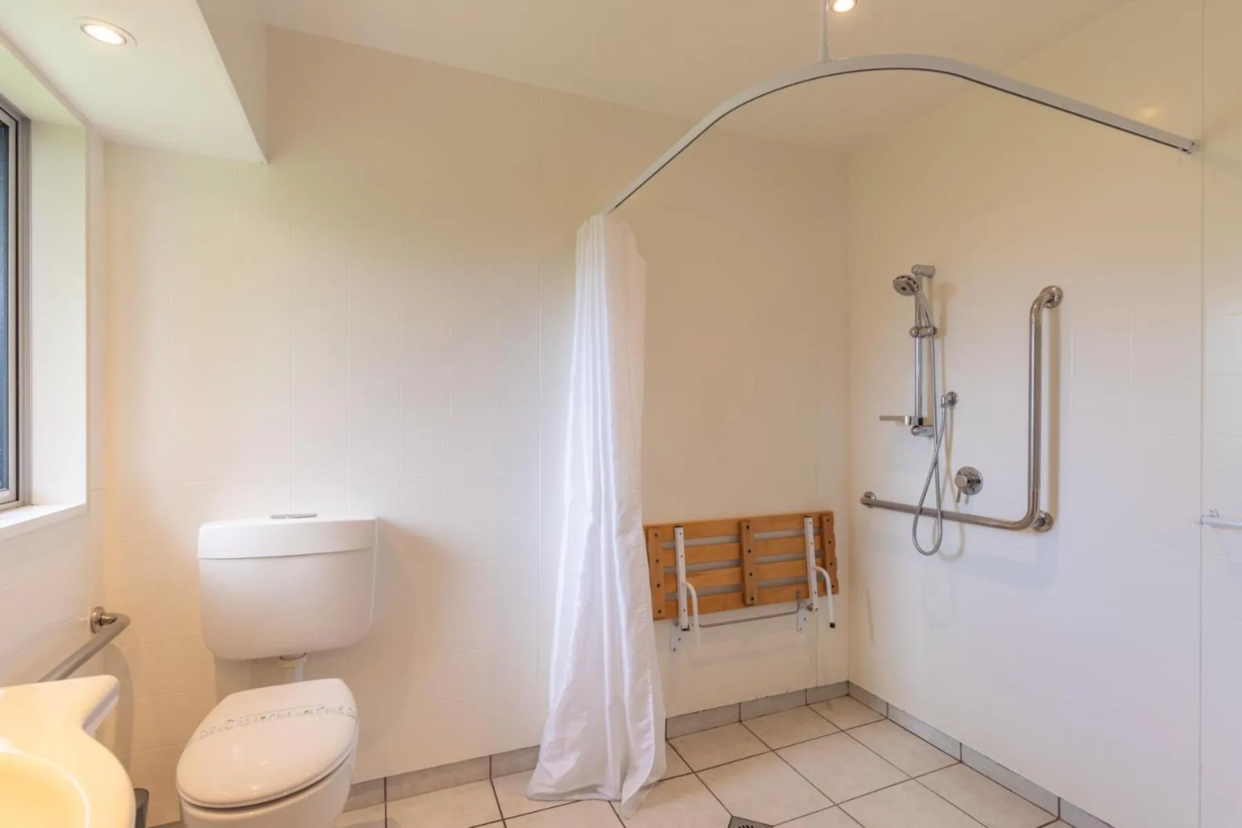 Bathroom in Andorra Motel