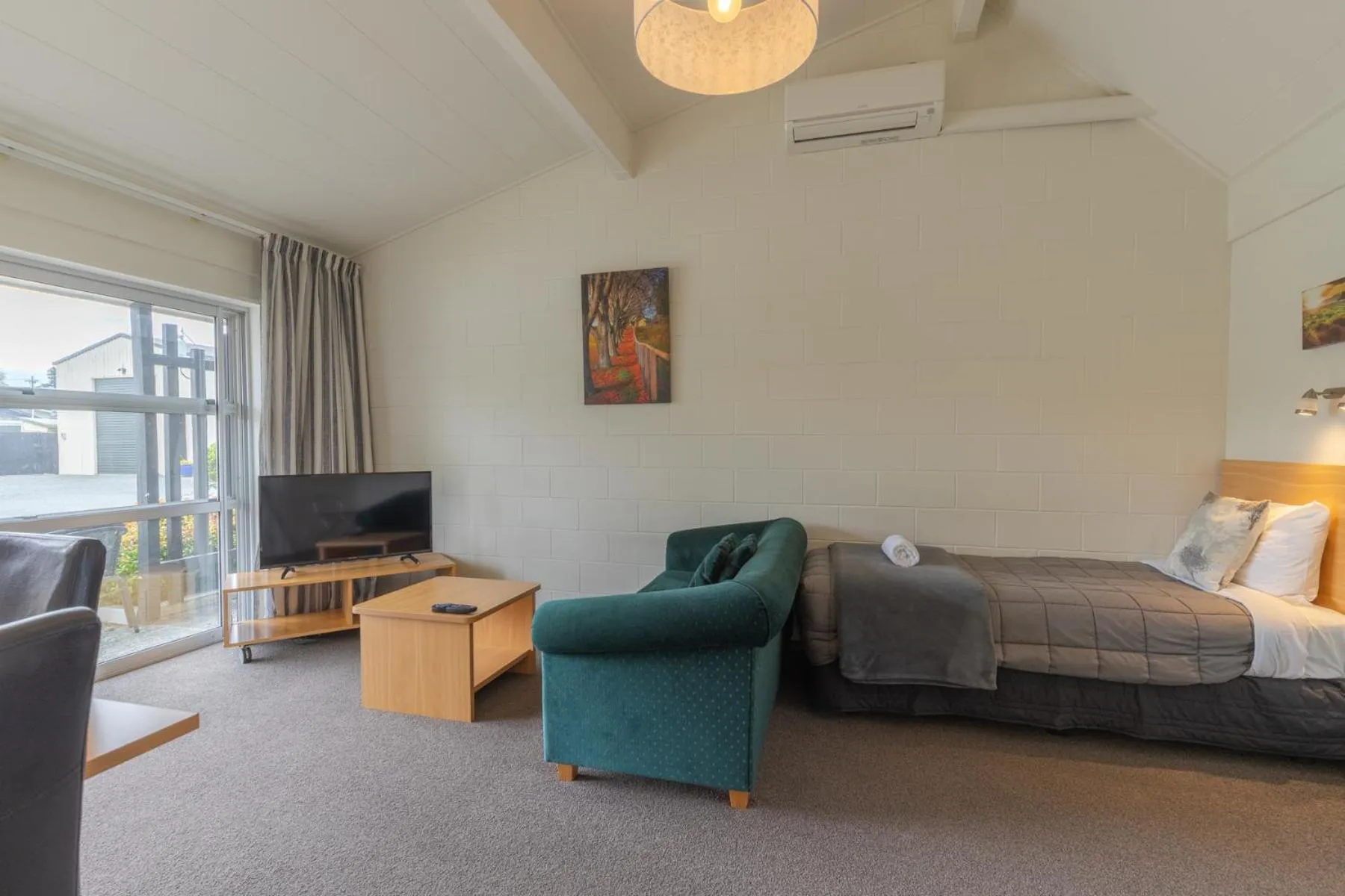 Bed in Andorra Motel